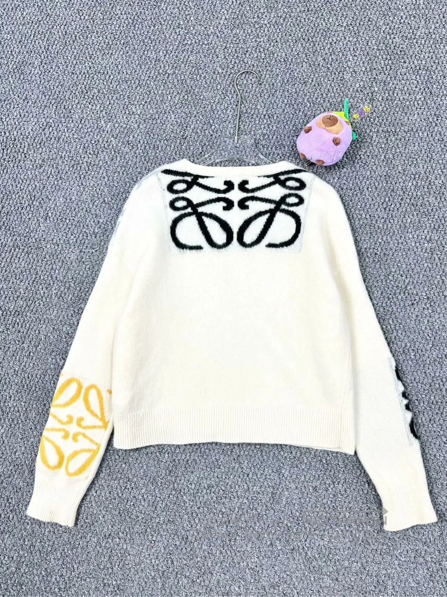 Loewe Loewe White Multi-logo Wool Knit Sweater| Size US M / EU 48-50 / 2 - 2 Thumbnail