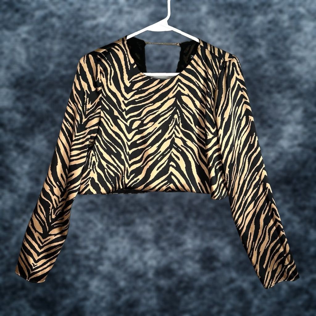Zara Zara Cropped Blouse Womens Satin Animal Print Black Small Long Sleeve Round Neck Shirt, VINTAGE? (note: cannot add extra text) Size S / US 4 / IT 40 - 1 Thumbnail