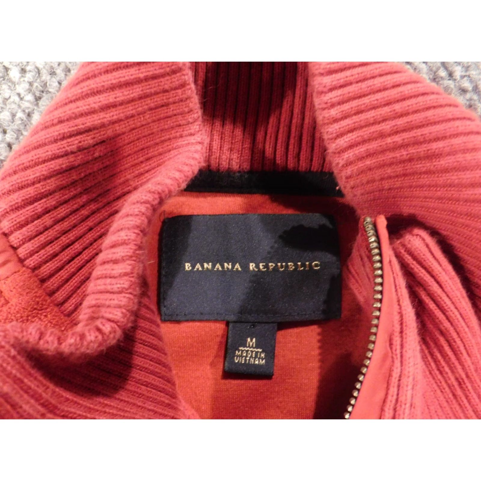 Banana Republic VINTAGE Banana Republic Mens Vest Medium Red Full Zip outerwear Size US M / EU 48-50 / 2 - 7 Thumbnail