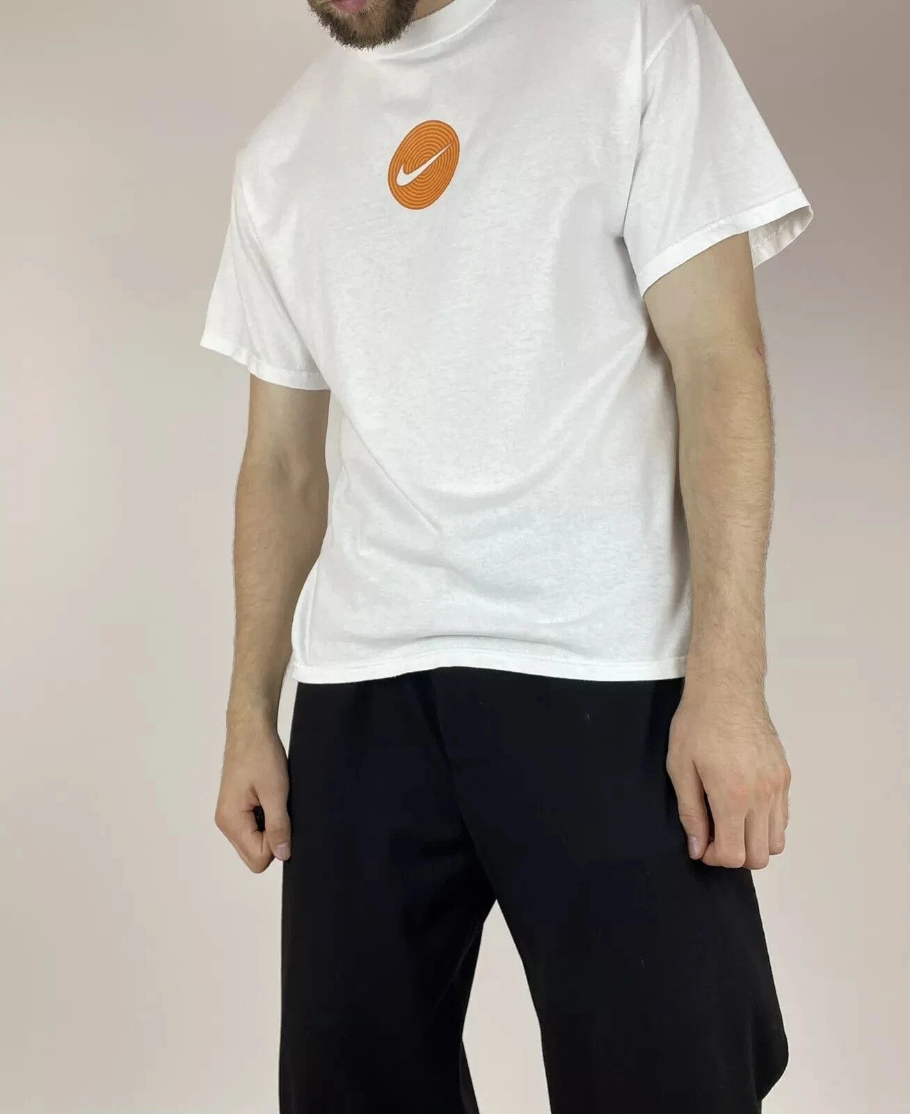 Nike VINTAGE NIKE 2000s T-SHIRT MENS CETRE LOGO SWOOSH BLOKE Size US L / EU 52-54 / 3 - 3 Thumbnail