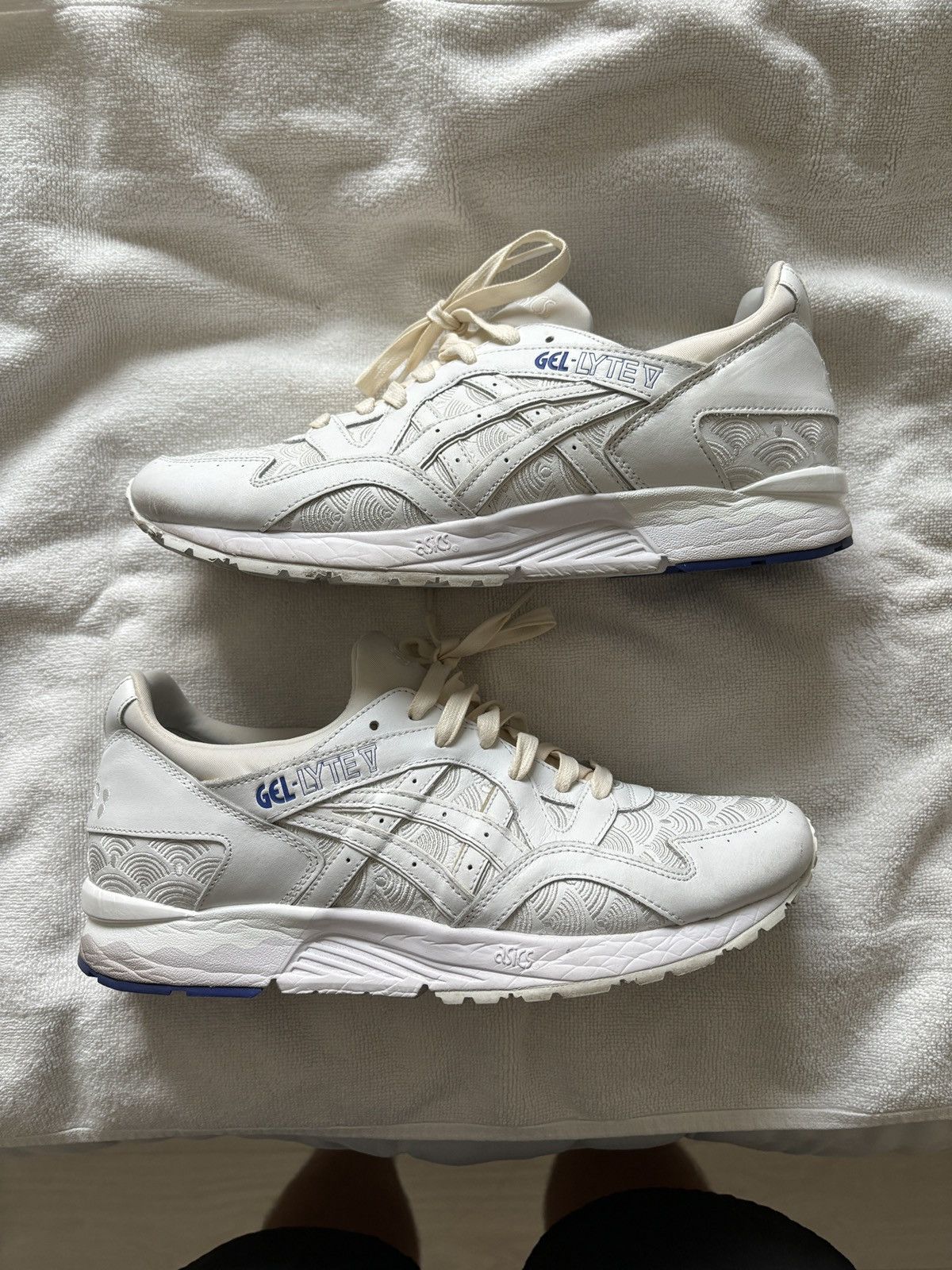 ASICS x KITH selling Gel Lyte Size 11