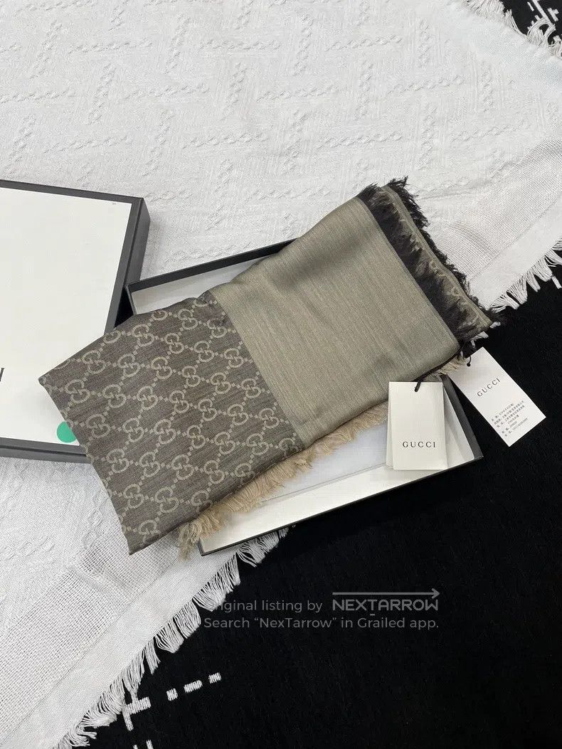 Gucci Gucci Full logo scarf Size ONE SIZE - 1 Thumbnail