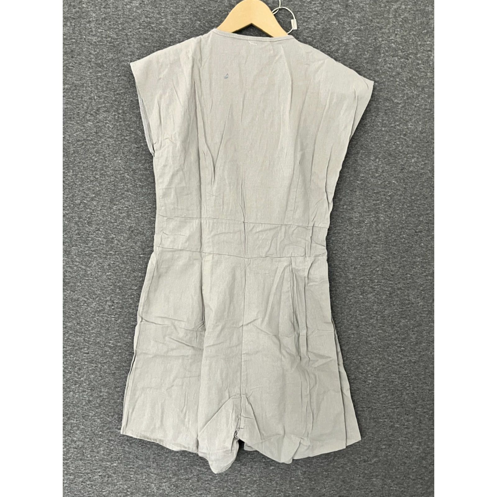 Olive V-Neck Romper Light Olive S Sleeveless Shirt Women Sized S Button Down Pockets Casual One Piece Modern Classic /> Size 28" / US 6 / IT 42 - 2 Thumbnail
