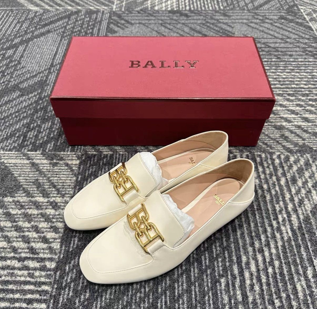 Bally Bally Ellah Flat Loafers J42 Size US 6 / IT 36 - 1 Thumbnail