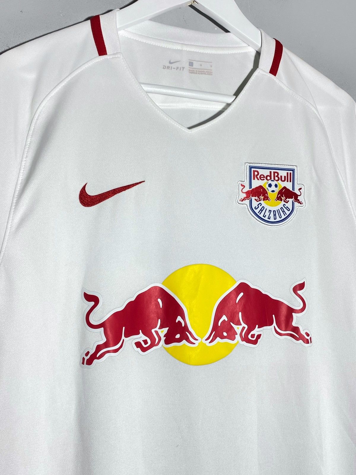 Nike Nike Red Bull Salzburg 2016/17 Home Football Shirt Jersey Size US L / EU 52-54 / 3 - 3 Thumbnail