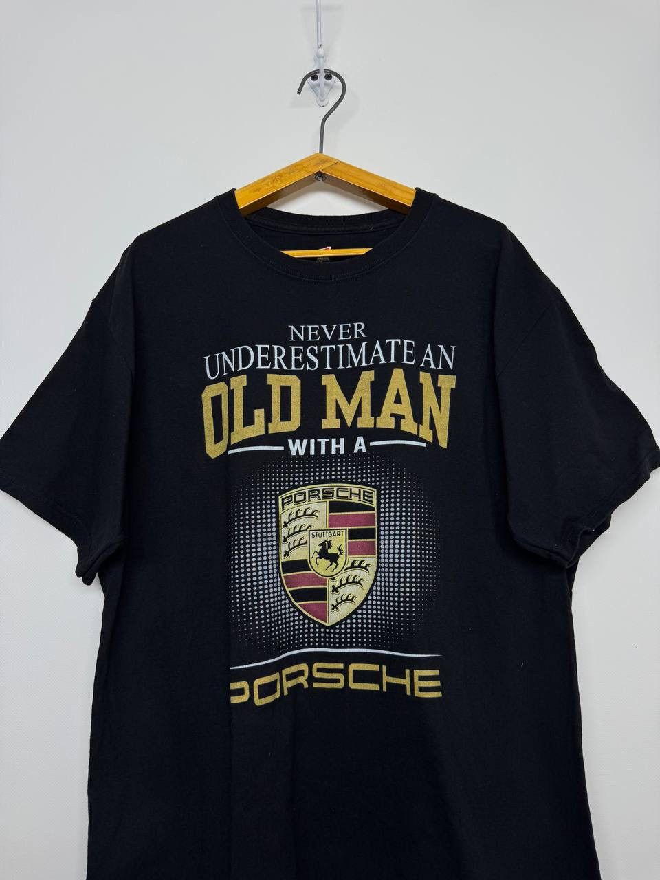 Porsche Design Vintage T-Shirt NEVER UNDERESTIMATE AN OLD MAN WITH PORSCHE Size US L / EU 52-54 / 3 - 1 Thumbnail