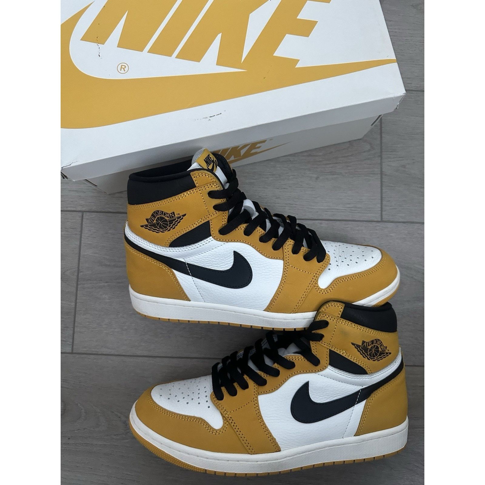 Jordan Brand Nike Air Jordan 1 Retro High OG 'Yellow Ochre” Men's 10.5 Size US 10 / EU 43 - 1 Thumbnail
