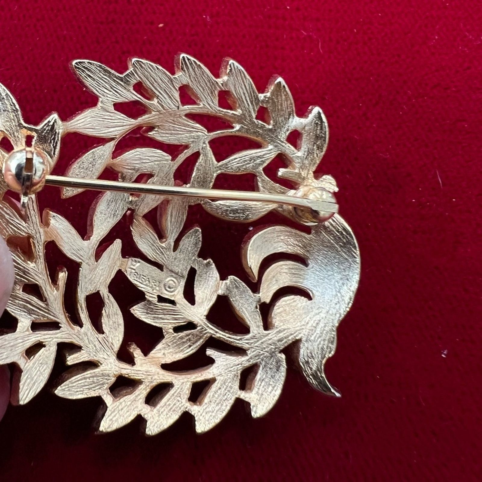 Vintage Vintage trifari leaf brooch Size ONE SIZE - 3 Thumbnail