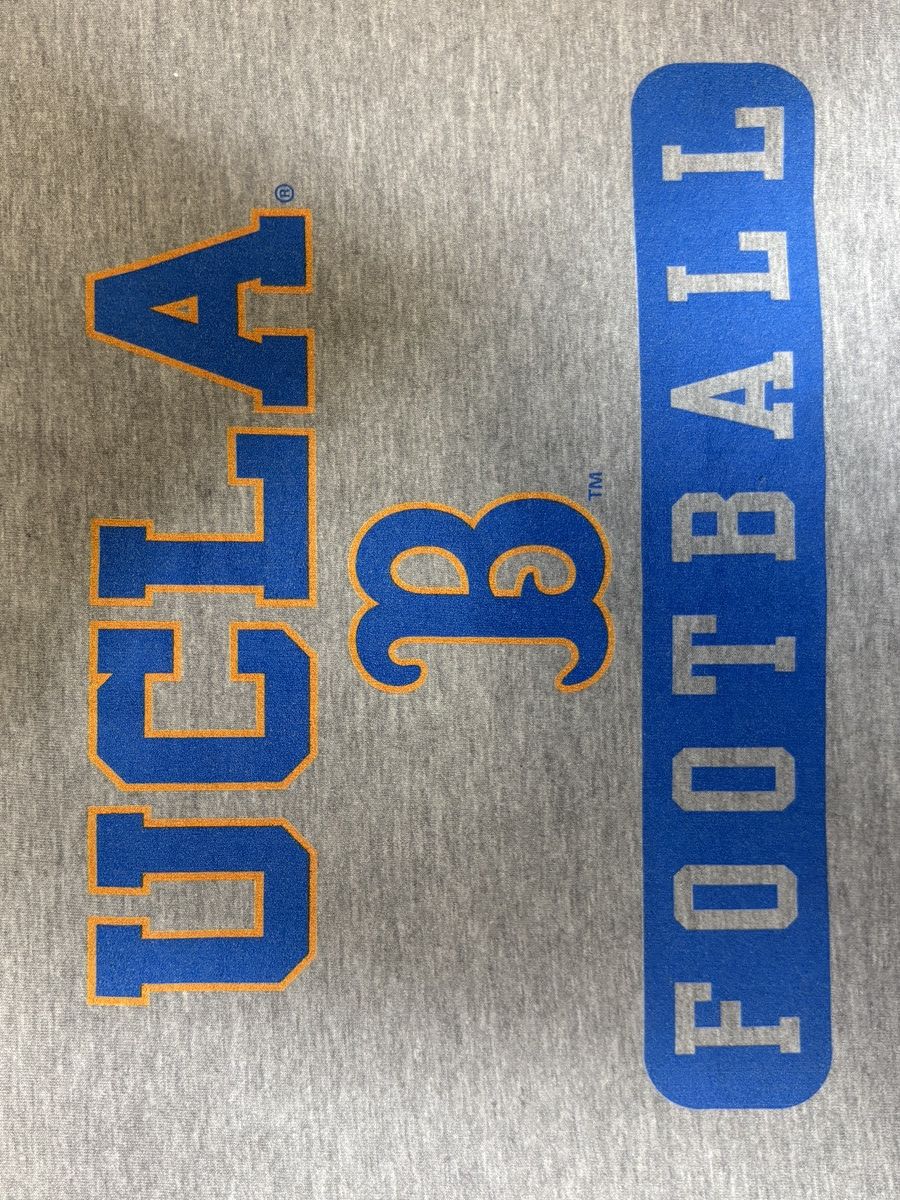 NCAA Vintage 2010s GILDAN UCLA Bruins Football Sweater Sz. L 0007 Size US L / EU 52-54 / 3 - 4 Thumbnail