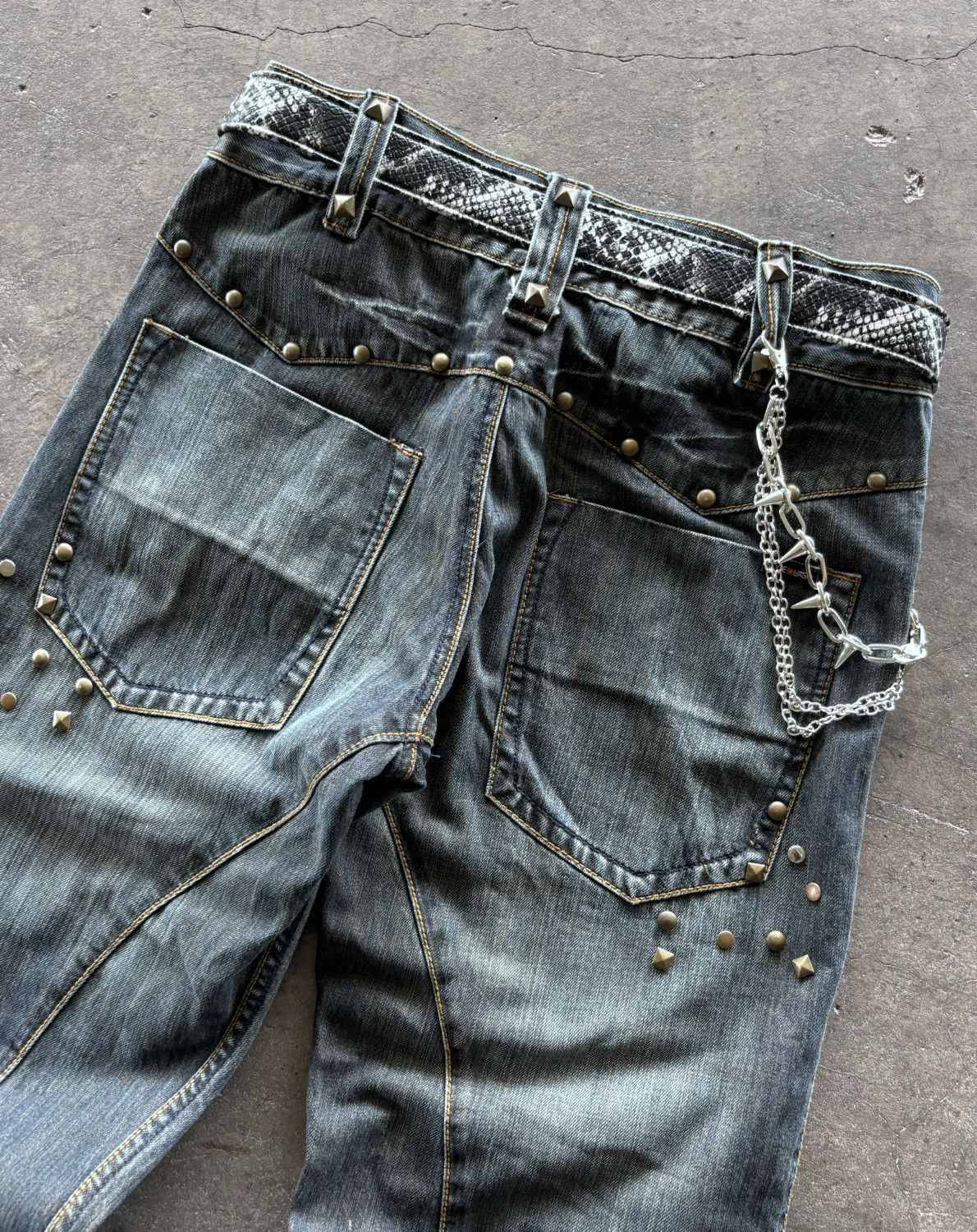 If Six Was Nine × Japanese Brand × Le Grande Bleu (L.G.B.) 2000s Style Basic Studded Denim Jeans Size US 29 - 8 Thumbnail