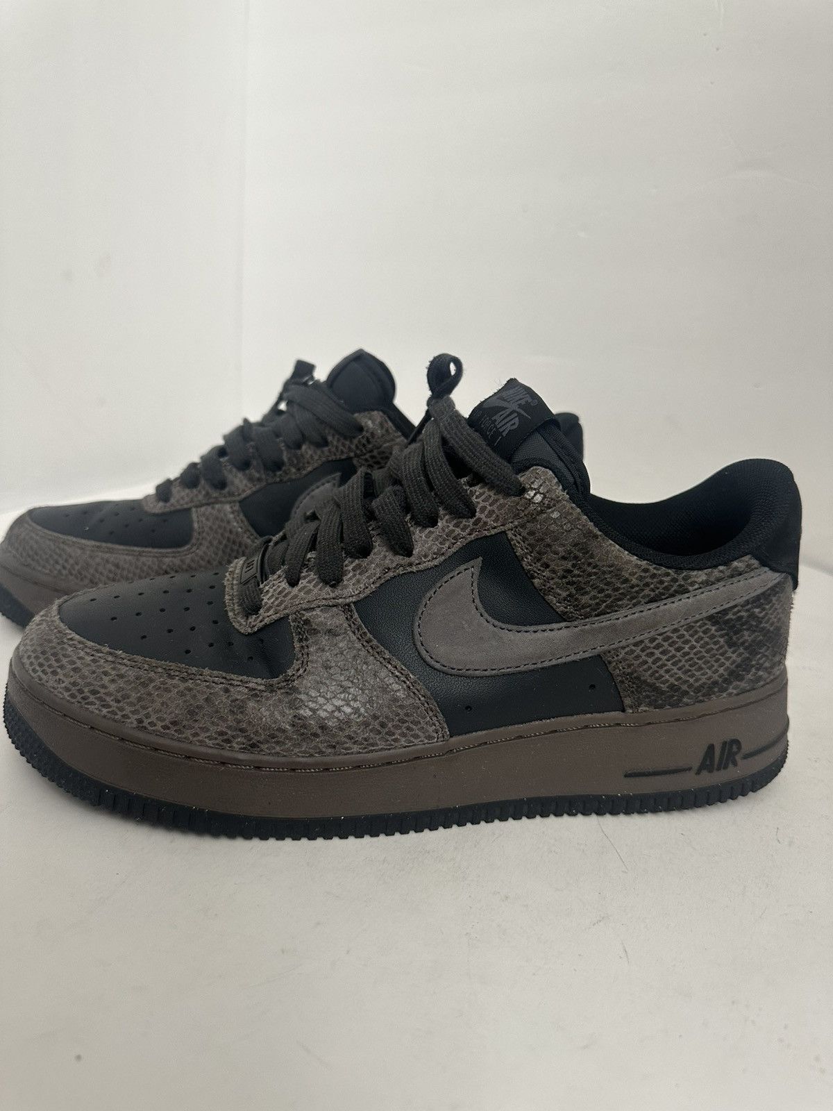 Nike Nike Air Force 1 '07 LV8 "Snakeskin Pack - Off Noir" Size US 9 / EU 42 - 6 Thumbnail