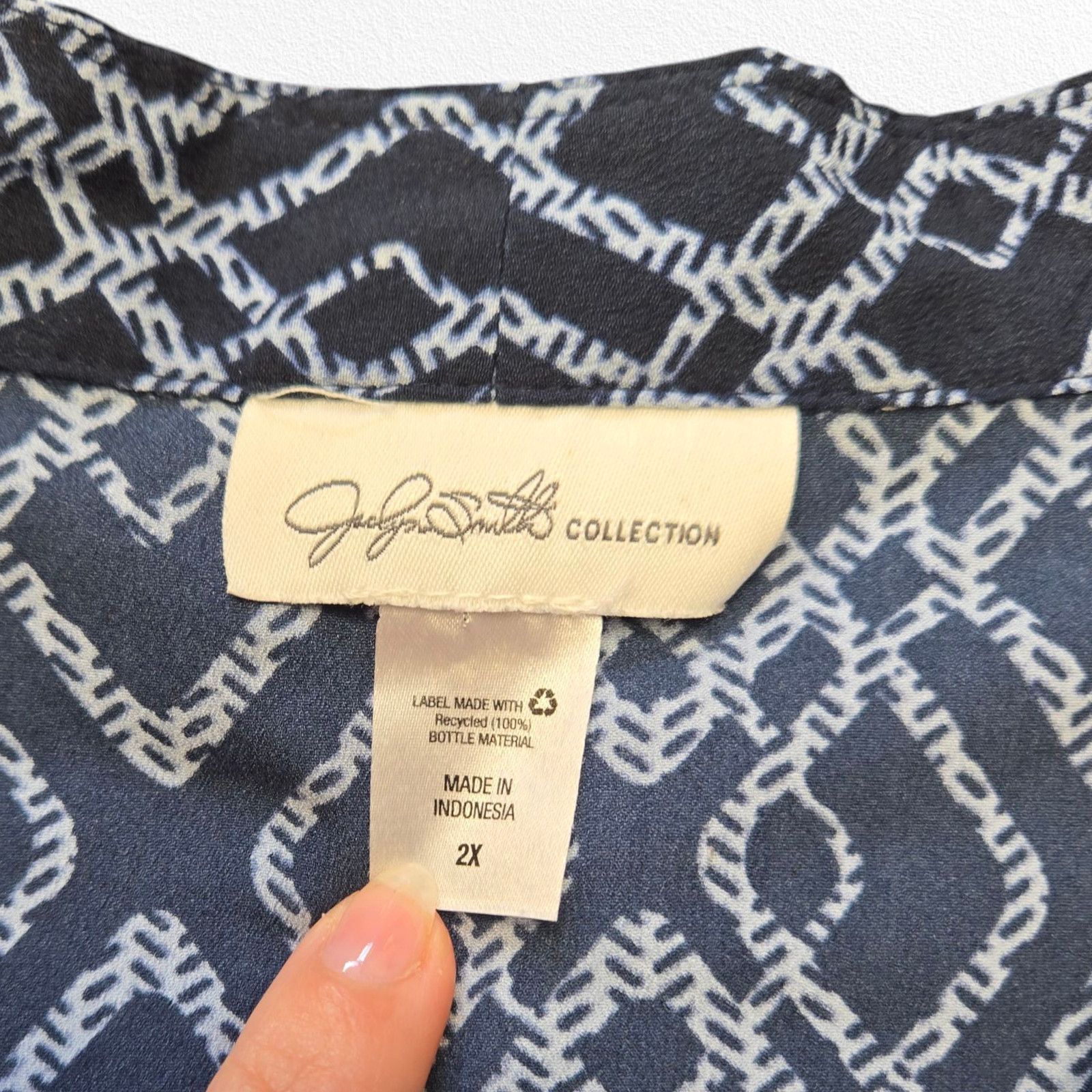 Other Navy Diamond V Neck 3/4 Sleeve Blouse Size 2X Size XXL / US 16-18 / IT 52-54 - 4 Thumbnail