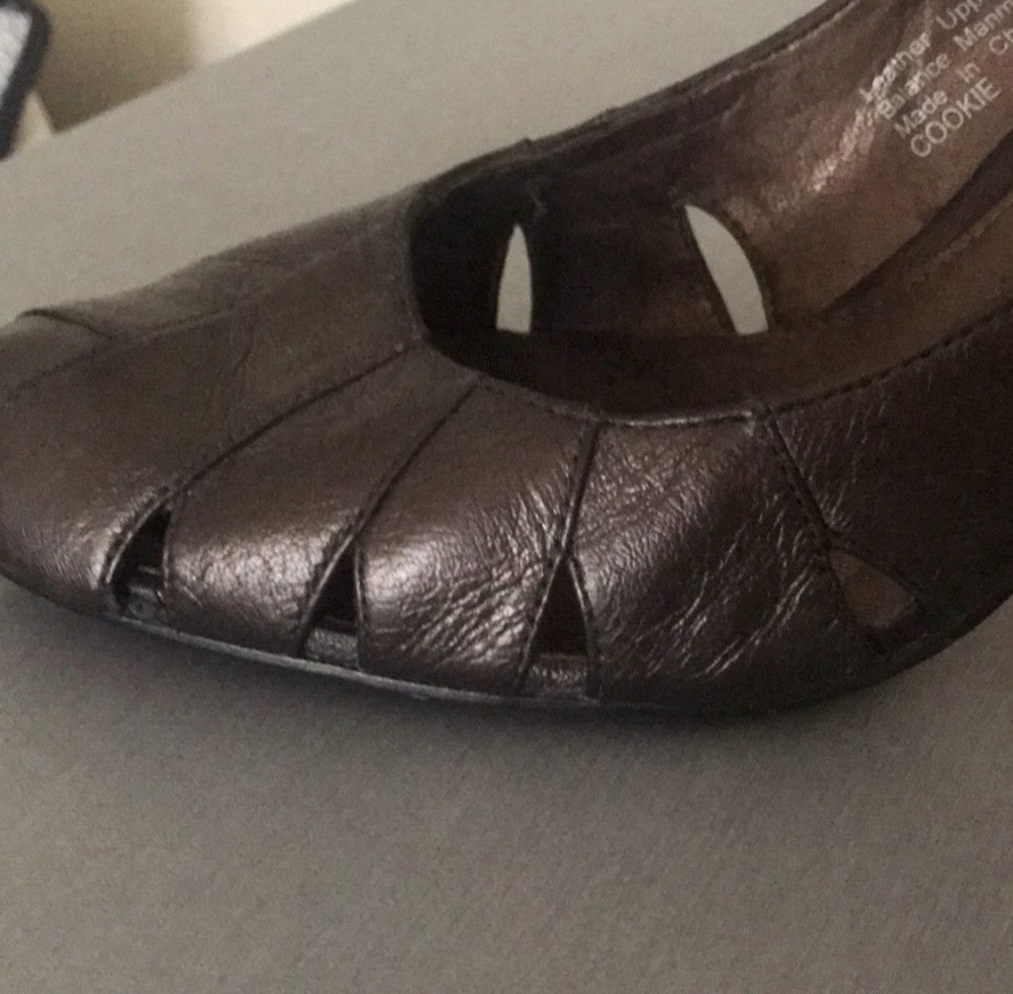 Alfani ALFANI BRONZED LEATHER CUT OUT HEELS Size US 6 / IT 36 - 3 Thumbnail