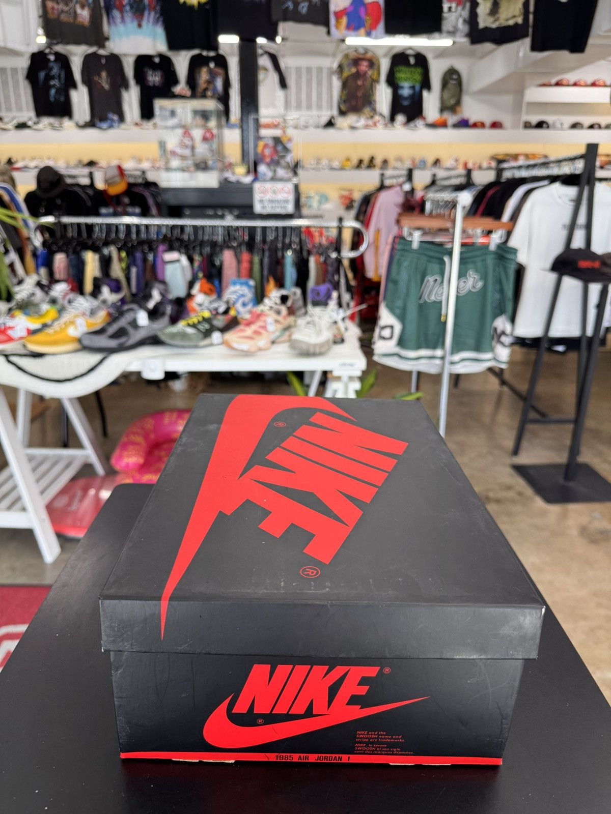 Jordan Brand Air Jordan 1 Retro High Hyper Royal Smoke Grey Size 9 (2021) Size US 9 / EU 42 - 14 Thumbnail