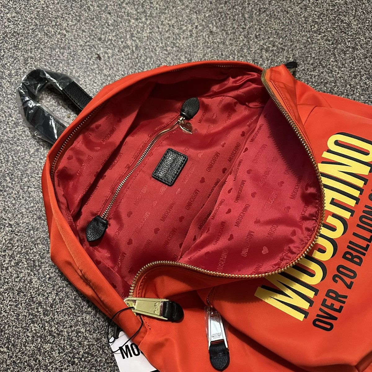 Moschino MOSCHINO AW14 McDonalds 20 Billion COLLECTION JEREMY SCOTT Size ONE SIZE - 9 Thumbnail