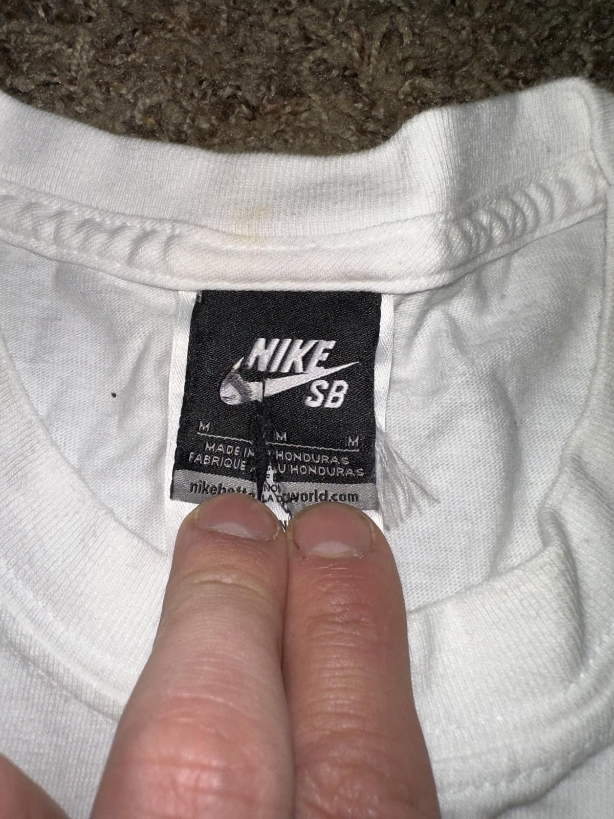Nike Vintage Nike SB Logo Skate T-Shirt 2011 Size US M / EU 48-50 / 2 - 5 Thumbnail
