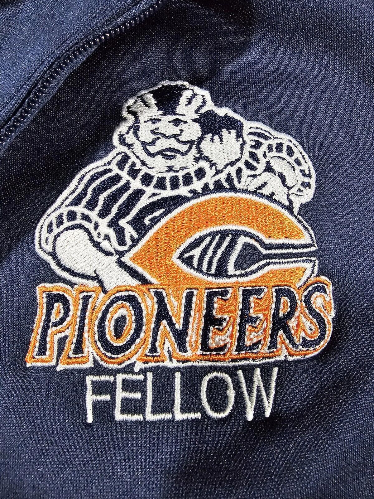Designer University of Chicago Pioneers Fellow XL 1/4 Zip sweatshirt Size ONE SIZE - 3 Thumbnail