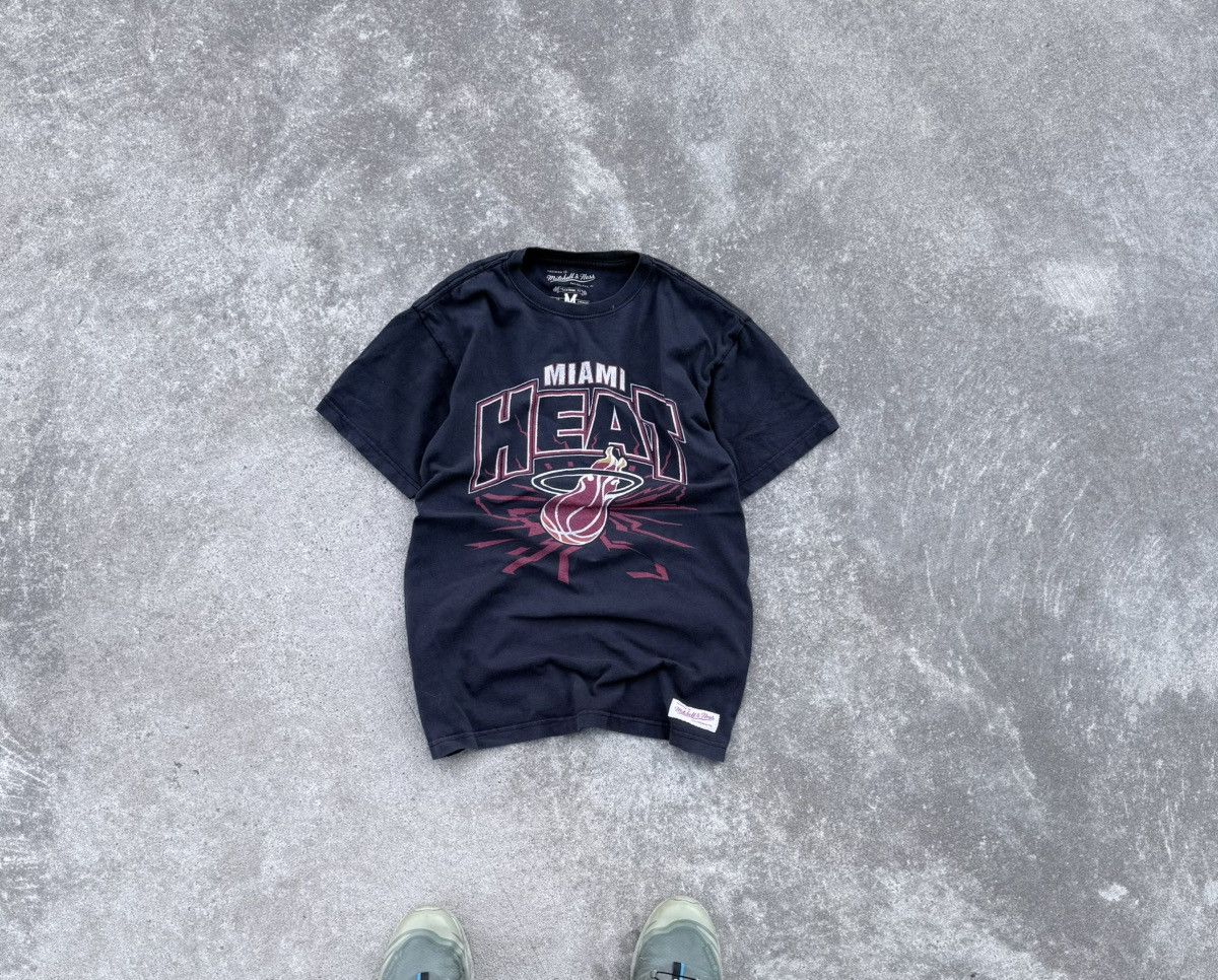 Other Vintage NBA y2k streetwear sportswear band t-shirt Size US M / EU 48-50 / 2 - 3 Thumbnail