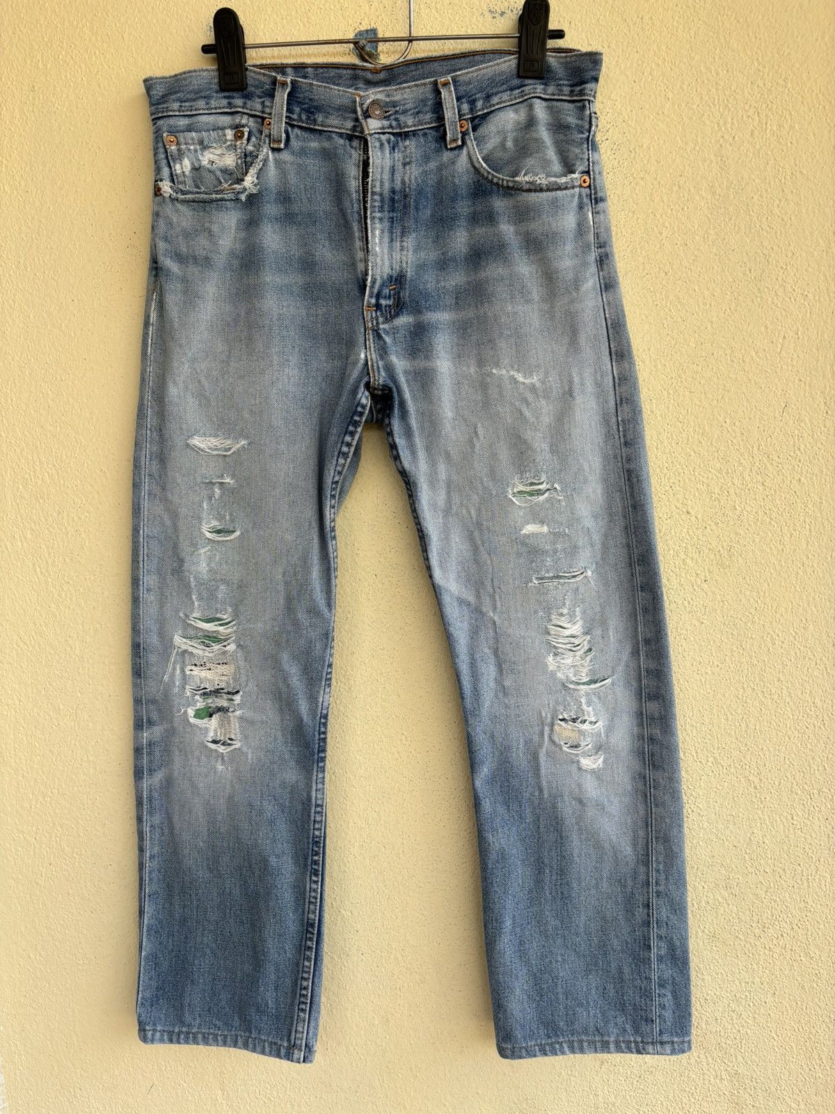 Levi's × Vintage Vintage Levi’s 505 Ripped Jean Size US 32 / EU 48 - 1 Thumbnail
