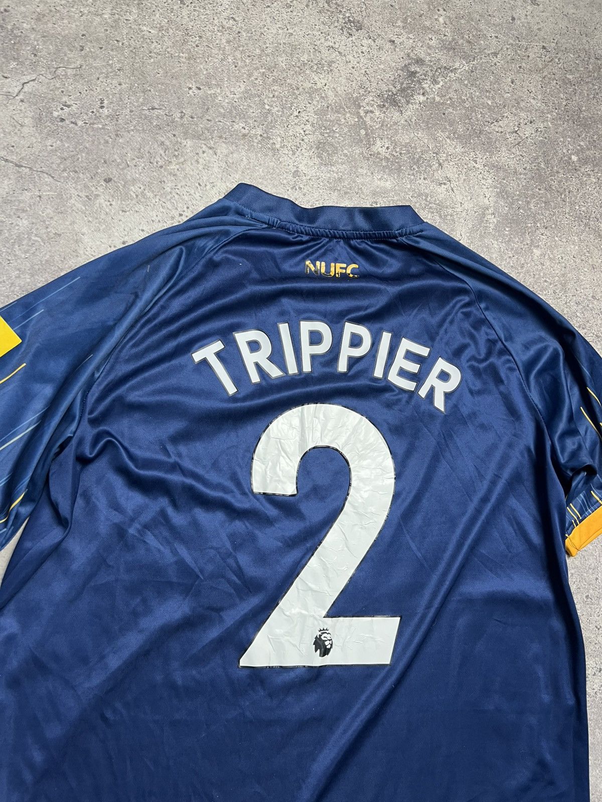 Vintage ⚽️ Newcastle Soccer Jersey #2 Trippier Y2K Football T-shirt 🔥 Size US M / EU 48-50 / 2 - 3 Thumbnail