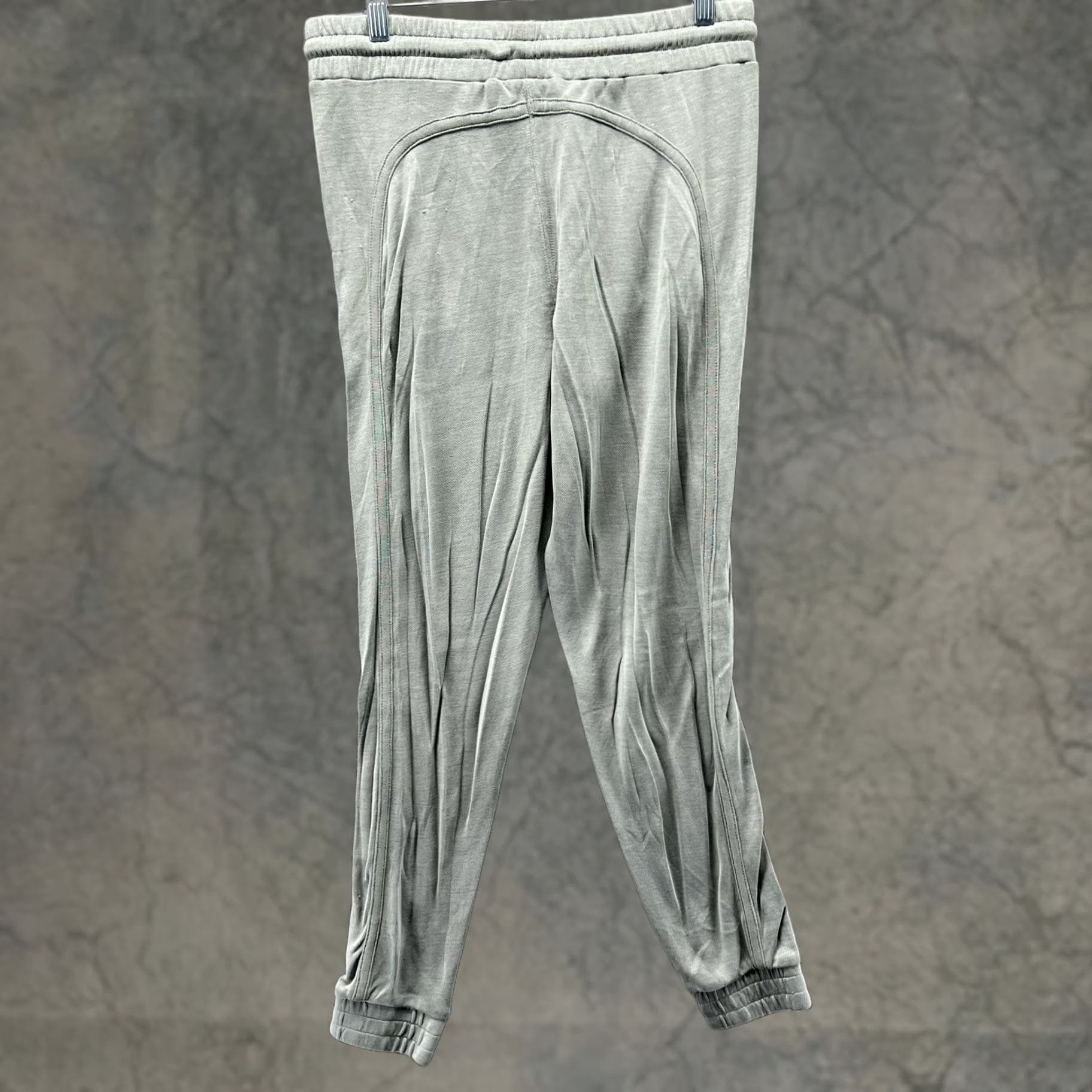 Free People Free People Jogger Pants Womens M Green Elastic Waist Lounge Crew Pocketed Tapered Inseam 25" Casual Activewear Size 32" / US 10 / IT 46 - 1 Thumbnail
