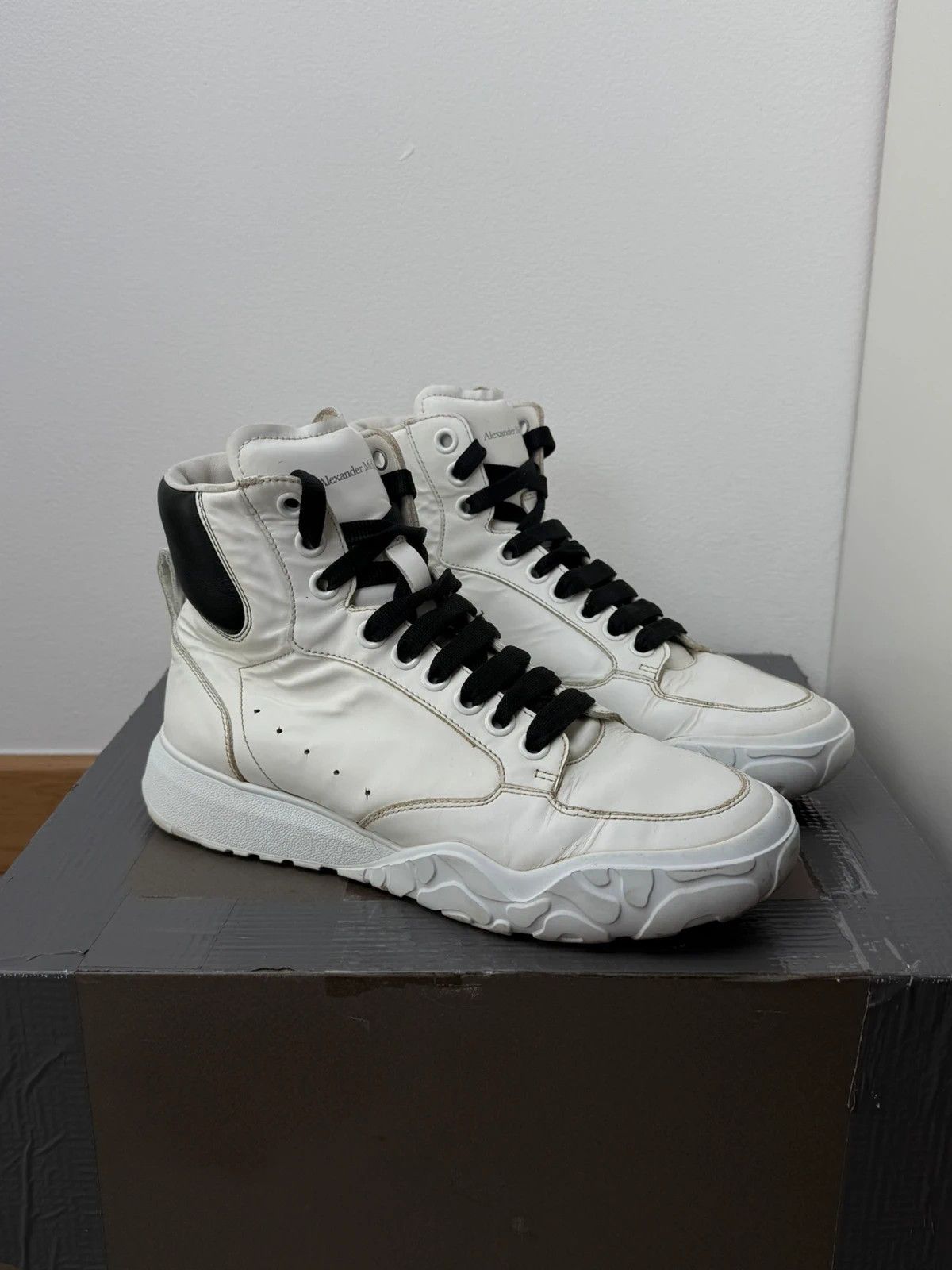 Alexander McQueen Alexander McQueen shoes sneakers luxury old money Size US 7 / EU 40 - 3 Thumbnail