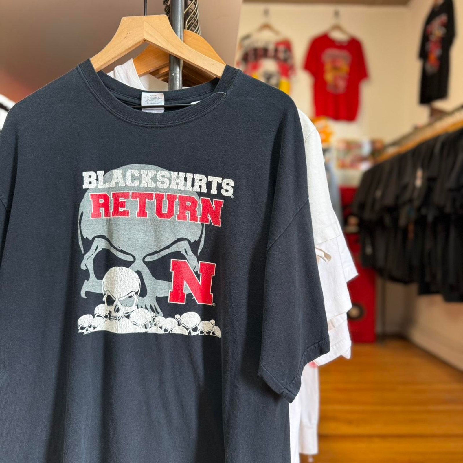 Vintage Vintage Y2K Nebraska Huskers Skull Blackshirts T-Shirt Size US XL / EU 56 / 4 - 1 Thumbnail