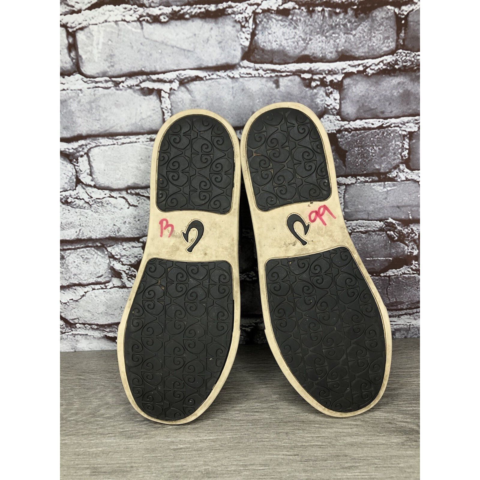 Olukai OluKai Pehuea Gray Textile Slip On Sneakers Beach Shoes Wome Size US 10 / IT 40 - 16 Thumbnail