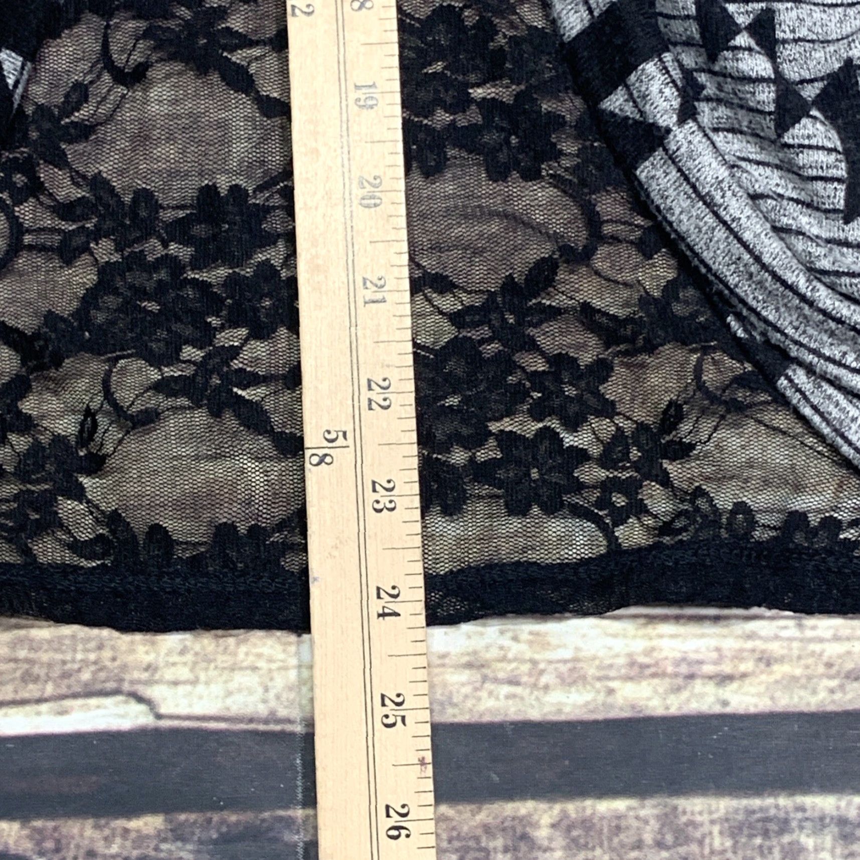 Vintage Womens Cardigan Sleeveless Open Knit Black Gray Lace Back Size Small 2 Pockets Size S / US 4 / IT 40 - 7 Thumbnail