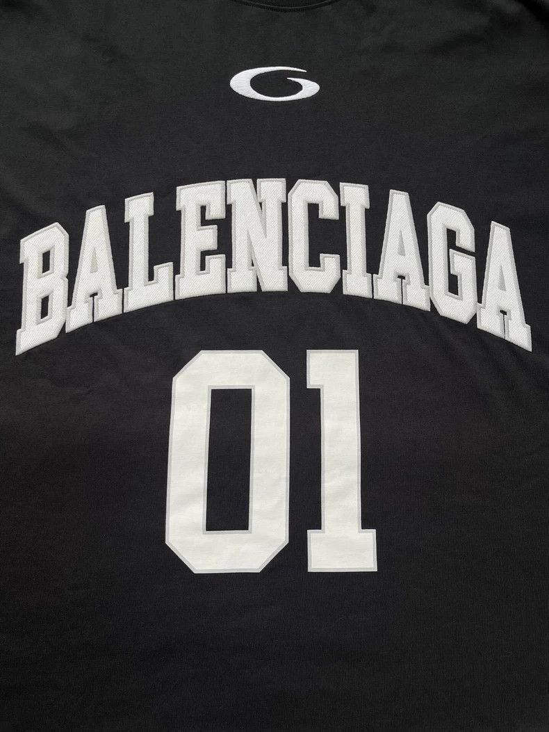 Balenciaga Balenciaga size 4 Monogrammed crewneck short sleeve T-shirt Size US L / EU 52-54 / 3 - 3 Thumbnail