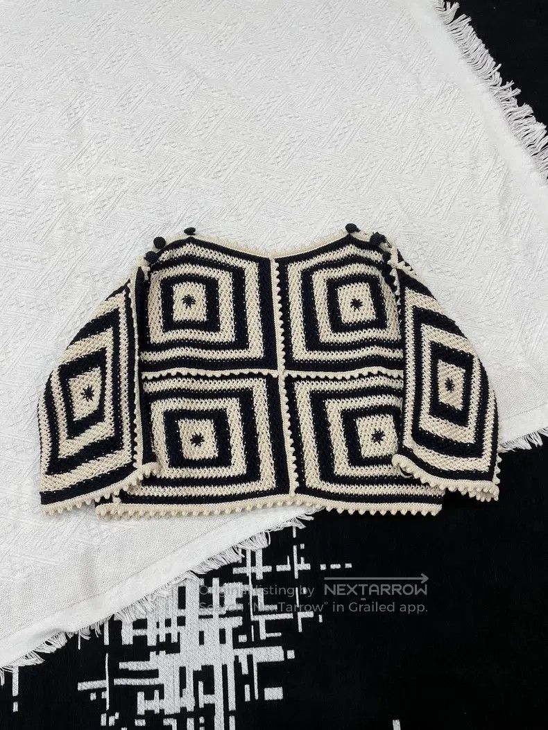 Gucci Gucci Black and white knitted long sleeves Size S / US 4 / IT 40 - 1 Thumbnail