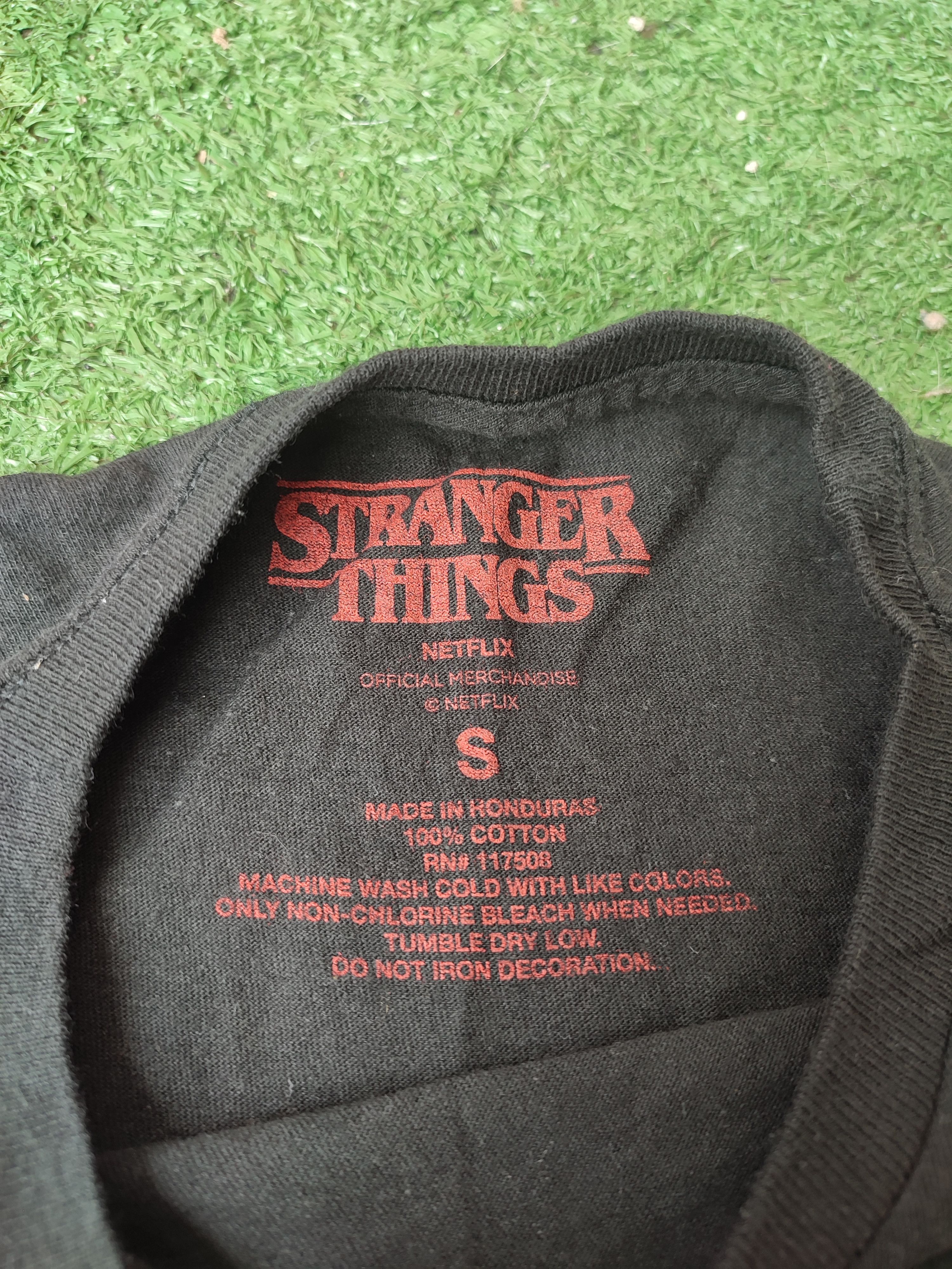 Vintage 💥 Y2K 💥 RARE STRANGER THINGS MOVIE TEE Size US S / EU 44-46 / 1 - 4 Thumbnail