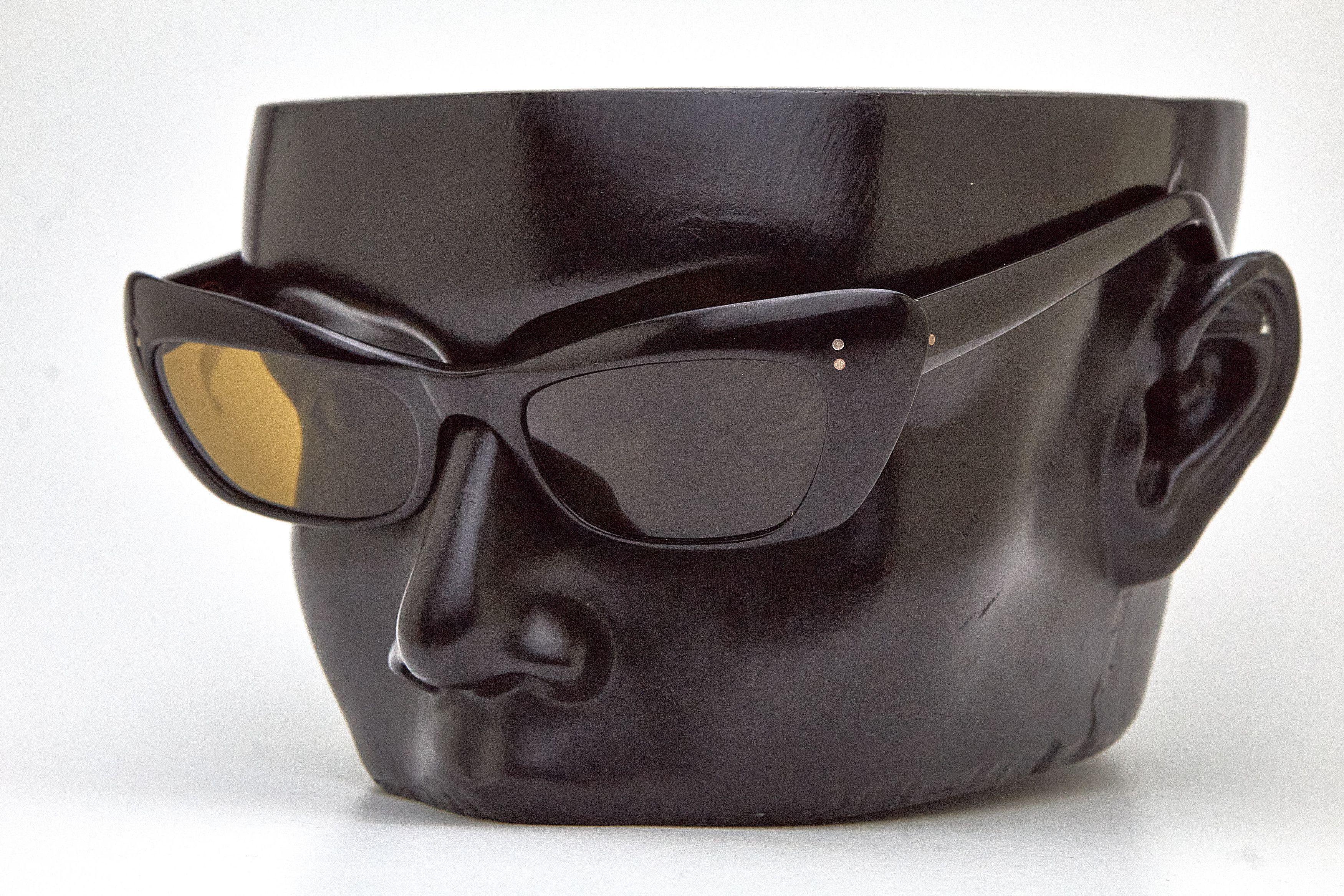 Vintage black chunky sunglasses OP vintage specs retro 60s Size ONE SIZE - 8 Thumbnail