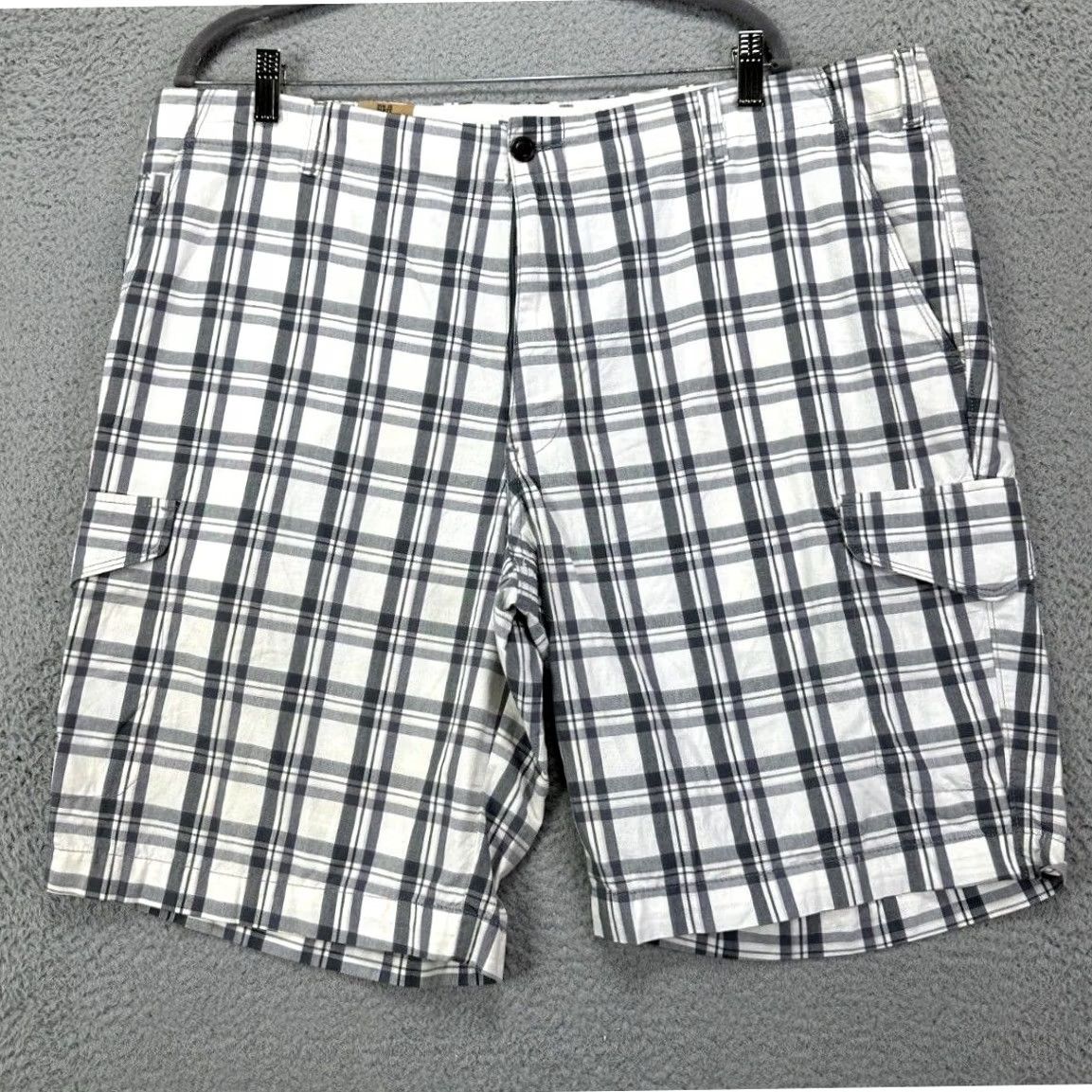Dockers Dockers Shorts Cargo Mens 40 White Plaid Classic Fit Khaki Chino NEW Size US 40 / EU 56 - 2 Thumbnail