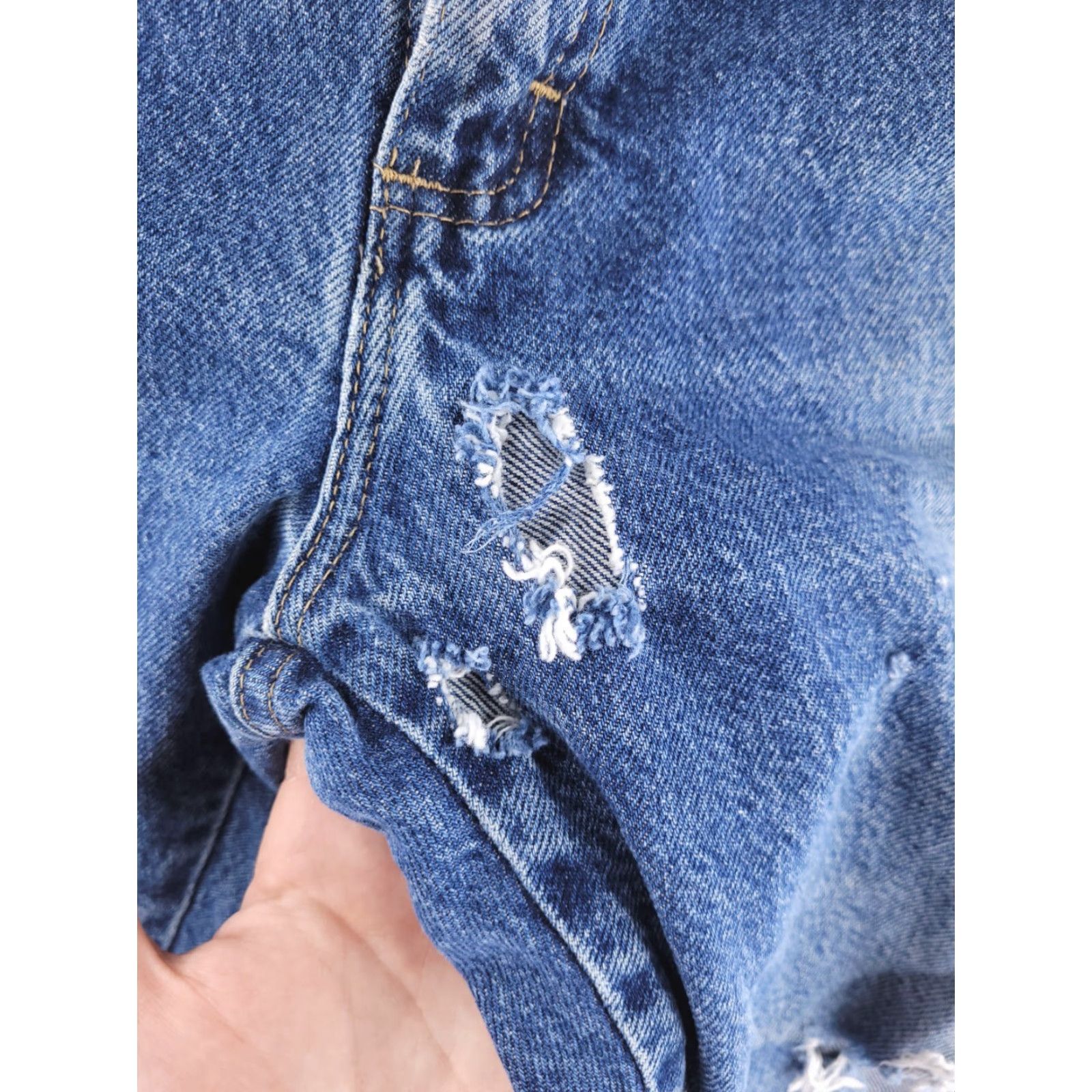Wrangler VINTAGE Wrangler Jeans Mens 33x31 Straight Fit Distressed Ripped Grunge Destroyed Size US 33 - 4 Thumbnail