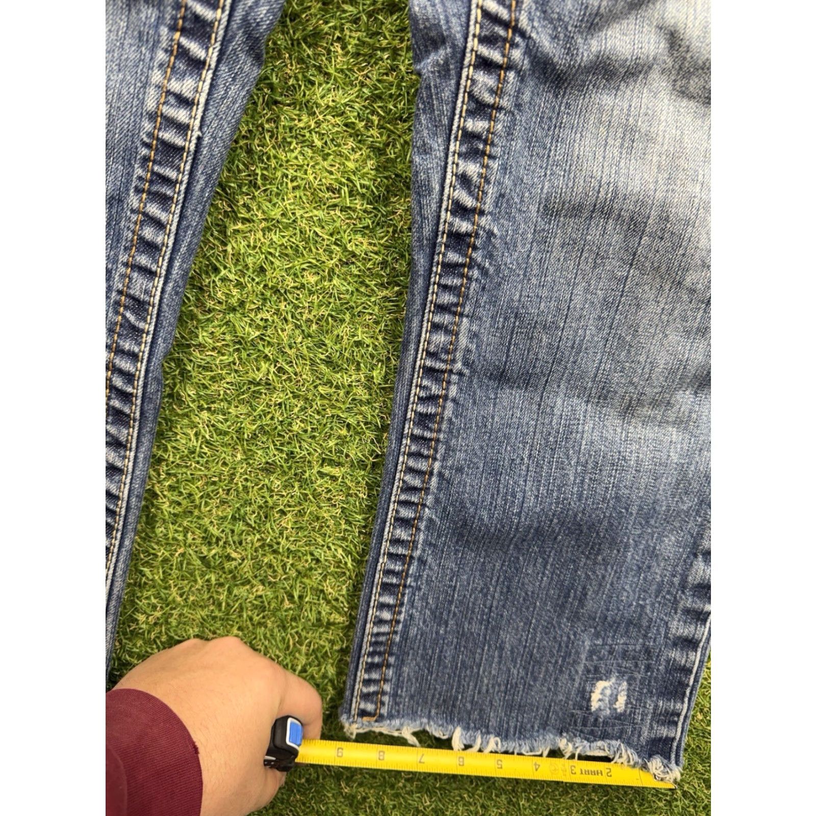 Ariat Ariat Jeans Mens 30 M5 Straight Fit Freyed Hem Medium Wash Denim Workwear 30x23 Vintage No Size 36 Belt? Size US 36 / EU 52 - 7 Thumbnail