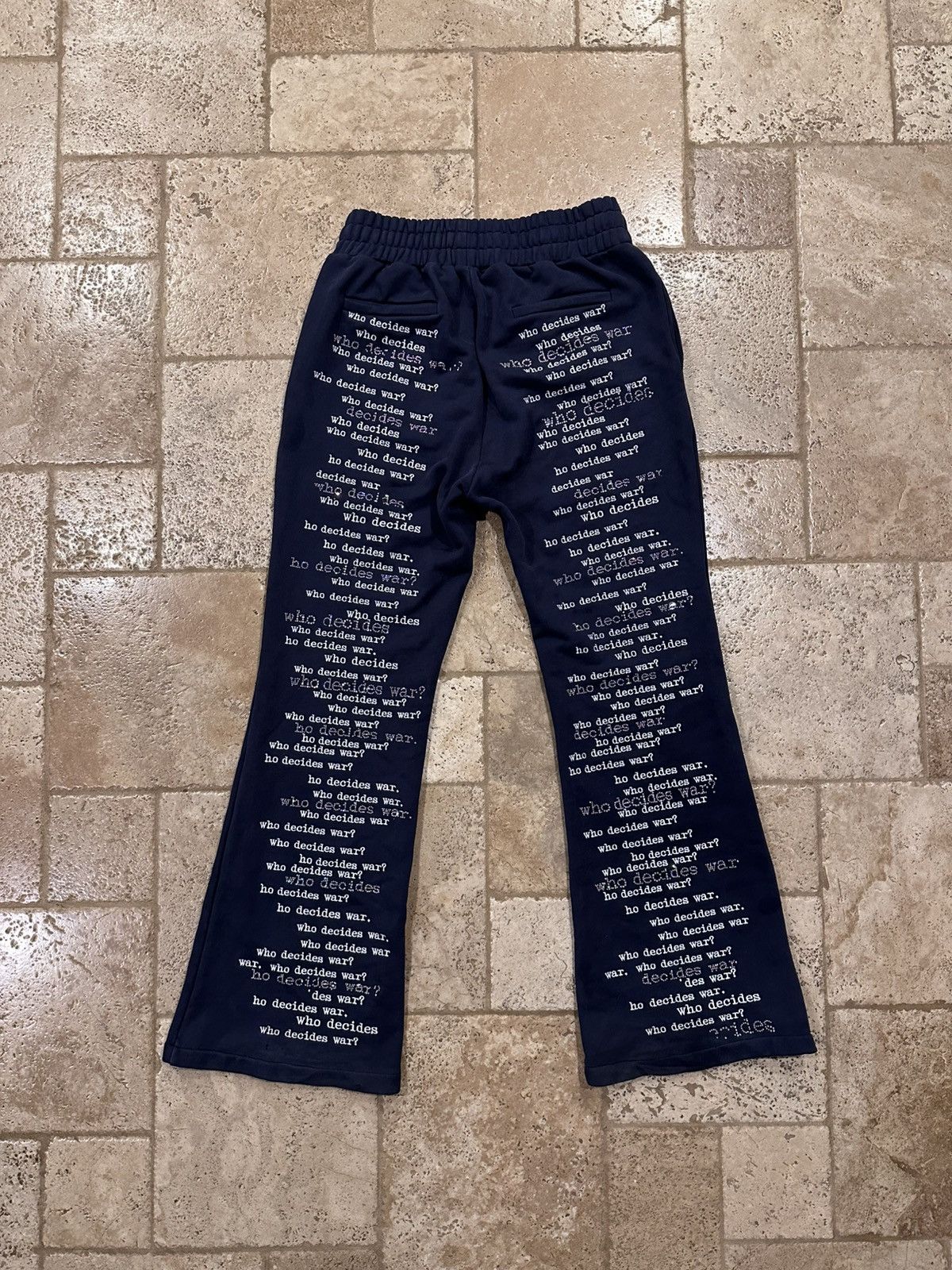 Who Decides War Who Decides War WDW Flared Scripture Dark Blue Sweatpants Size US 34 / EU 50 - 6 Thumbnail