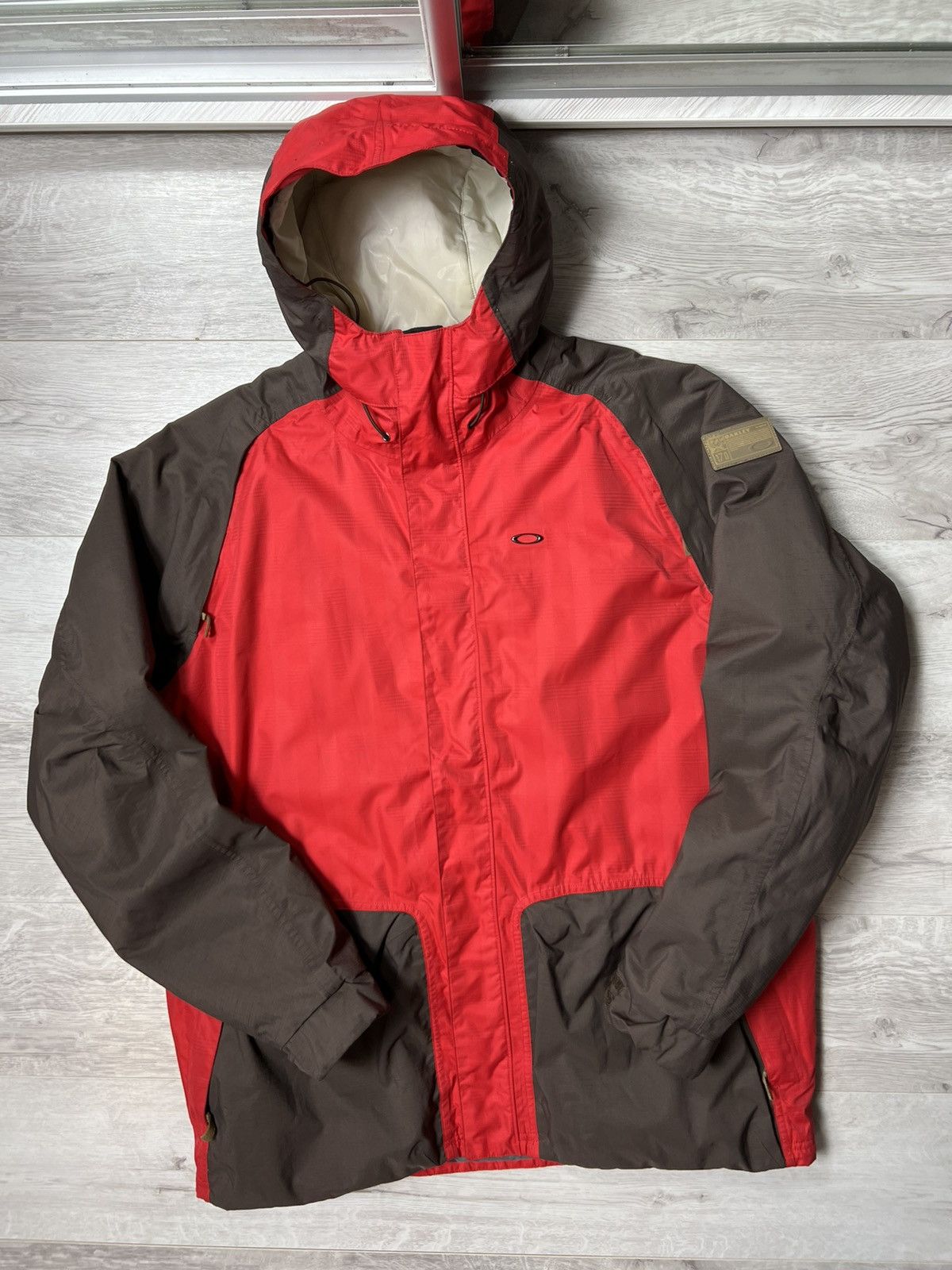 Oakley × Vintage Vintage Oakley Ski & Snowboard Center Logo