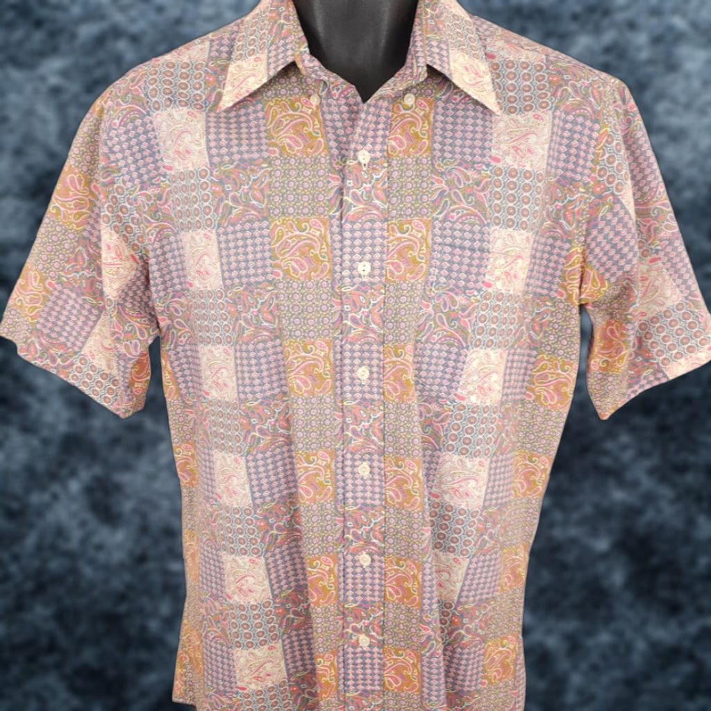 Vintage VINTAGE JG Hooks Paisley Shirt Mens M Orange Geometric Button-Up Short Sleeve Collared Hawaiian Theme Size US M / EU 48-50 / 2 - 1 Thumbnail