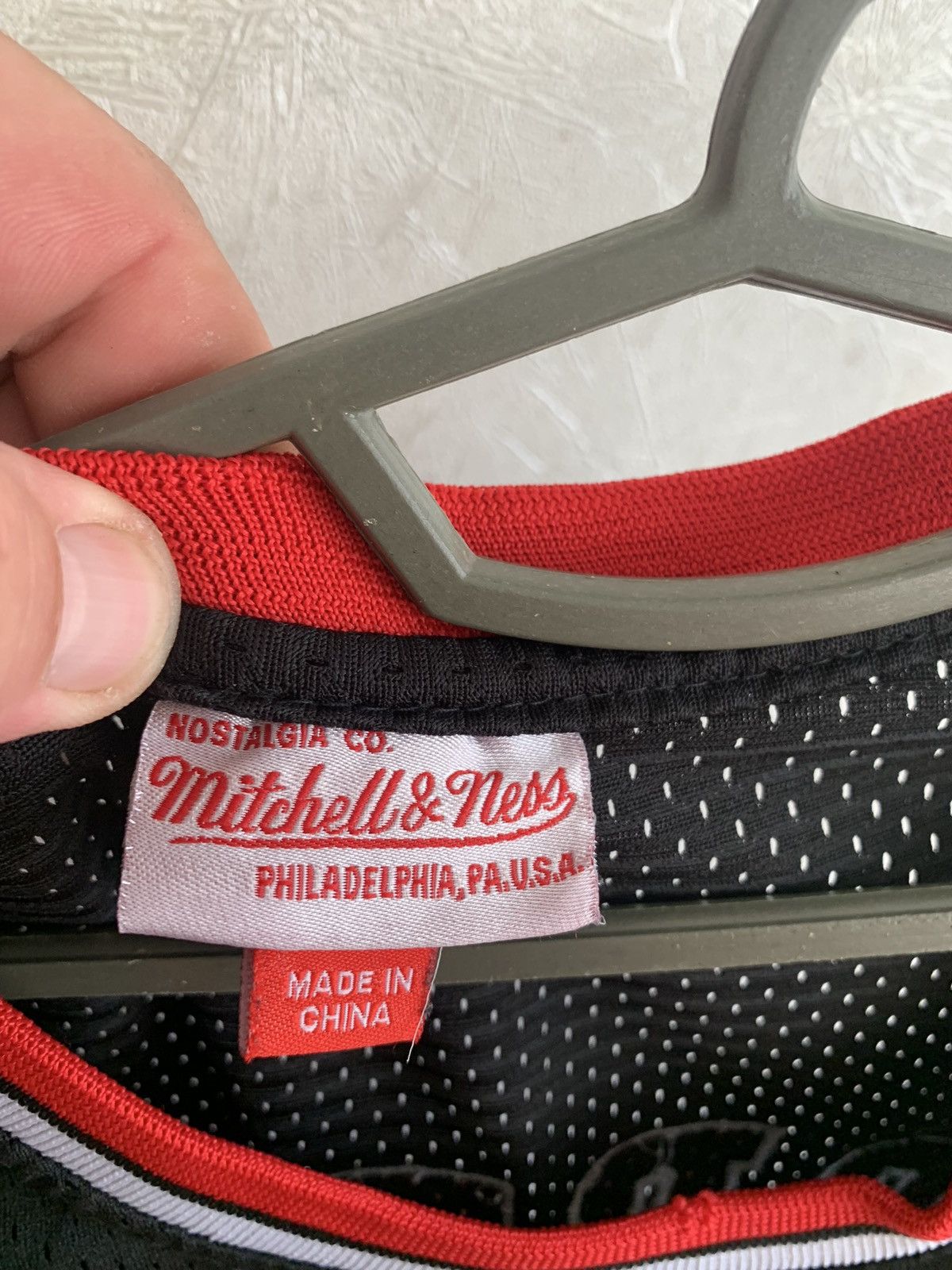 Mitchell & Ness Vintage Chicago Bulls Mitchell & Ness Michael Jordan Jersey Size US M / EU 48-50 / 2 - 5 Thumbnail