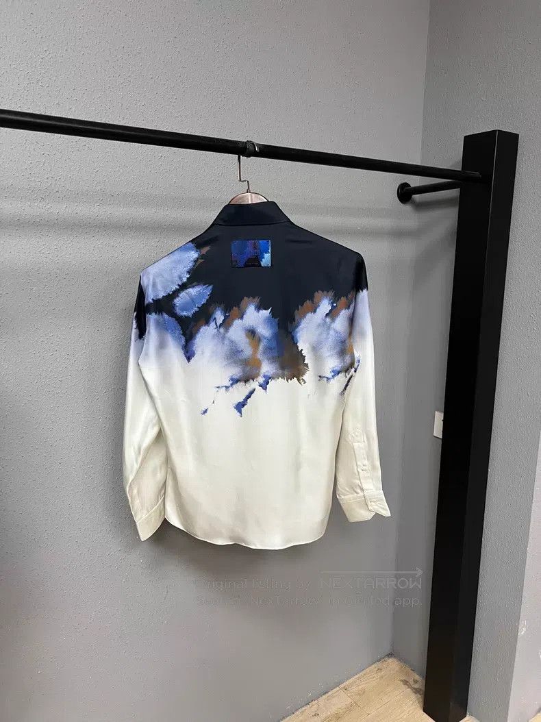 Fendi Fendi size 39 Blue and White Washed Silk Shirt Size US XS / EU 42 / 0 - 2 Thumbnail