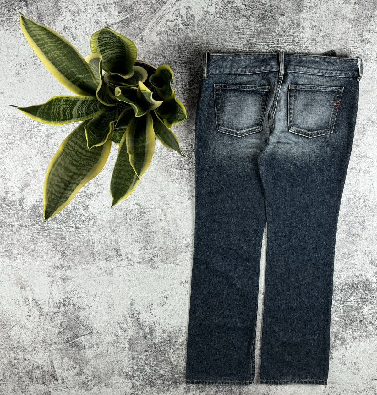 Diesel Diesel Cherone Y2K Distressed Denim Straight Jeans Trousers Size 30" / US 8 / IT 44 - 2 Thumbnail
