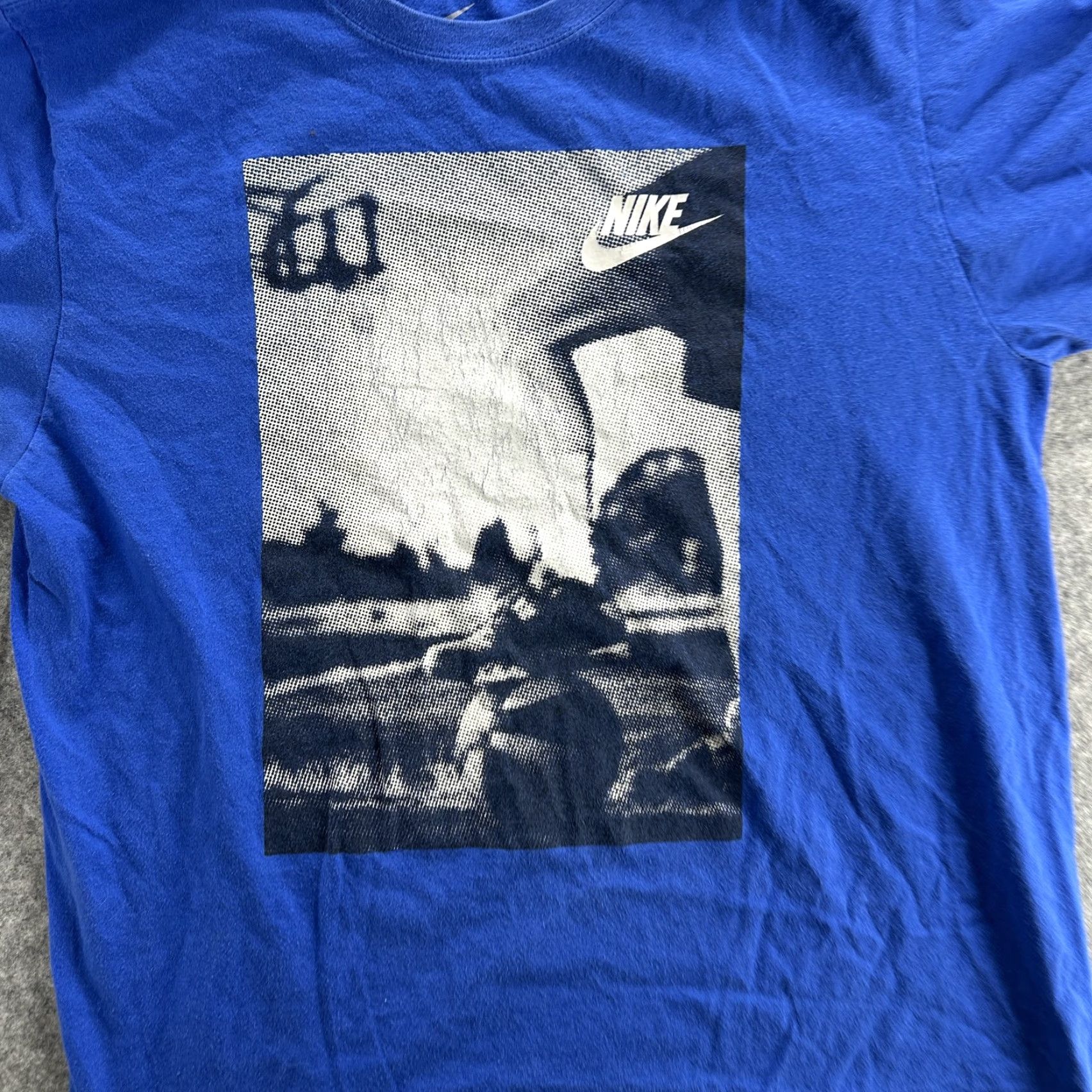 Nike VINTAGE Nike Shirt Mens Large Graphic Swoosh Skateboard Tee Regular Fit Blue Men's Graphic Print 90s? Size US L / EU 52-54 / 3 - 4 Thumbnail