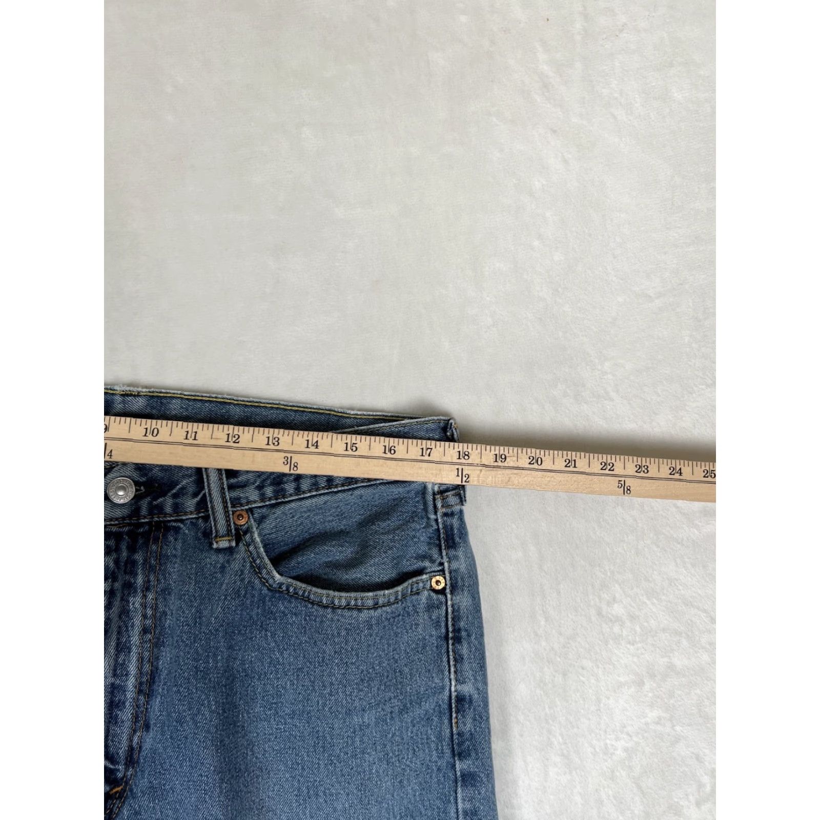 Levi's VINTAGE Levi’s 505 Jeans Size 36x32 Denim Blue 90s USA Regular Mens Straight 5-Pocket Mexico Medium Wash Size US 36 / EU 52 - 4 Thumbnail