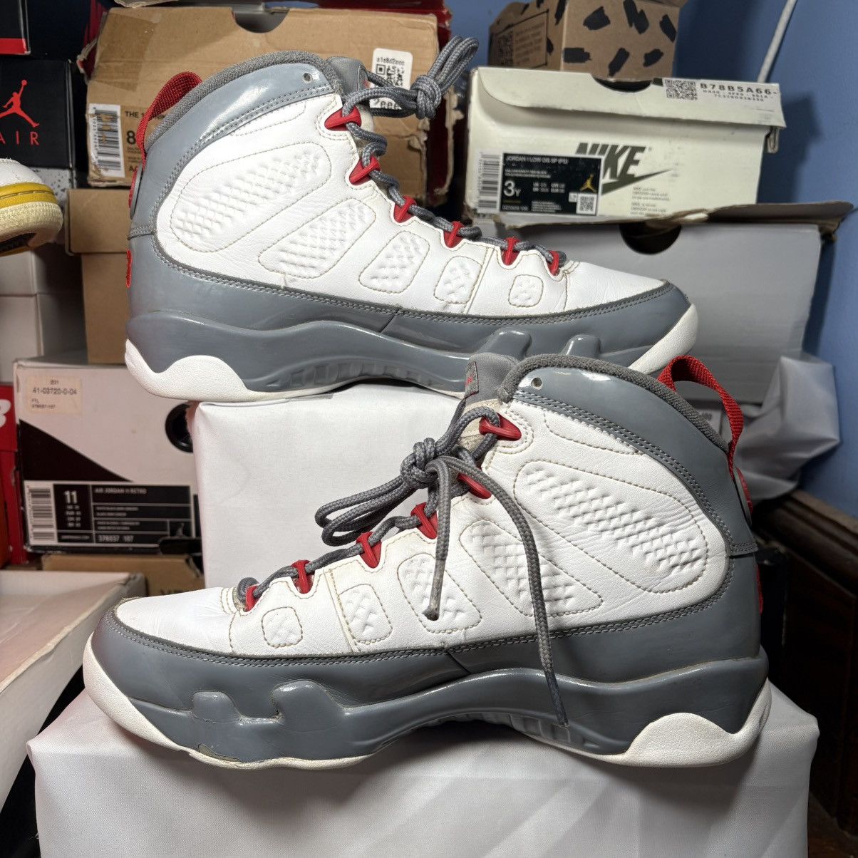 Jordan Brand Size 8.5 - Jordan 9 Retro Mid Fire Red Size US 8.5 / EU 41-42 - 2 Thumbnail