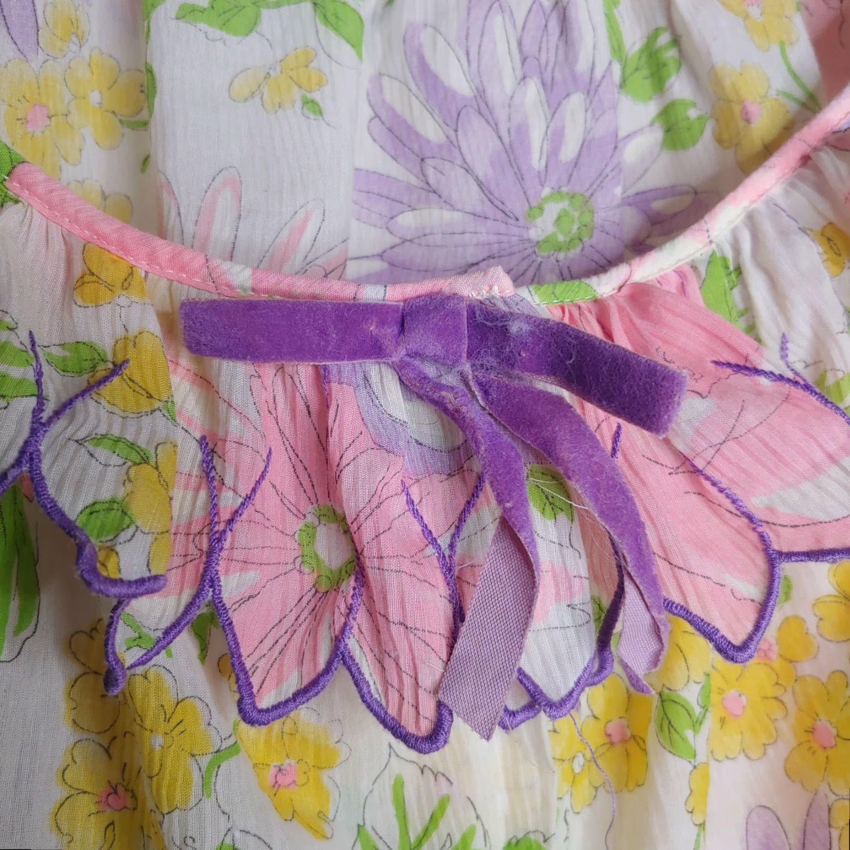 Vintage VINTAGE Komar Nightgown Women's Small Floral Peignoir Neck Petals Size ONE SIZE - 6 Thumbnail