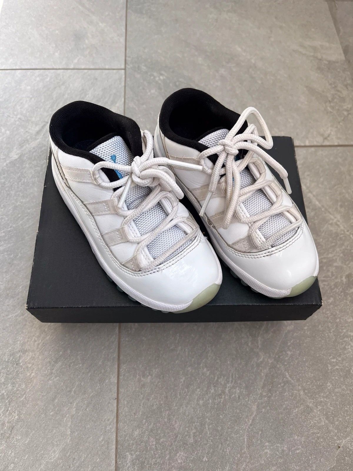 Jordan Brand Jordan 11 Retro Size 9C 2020 Size US 5 / EU 37 - 2 Thumbnail