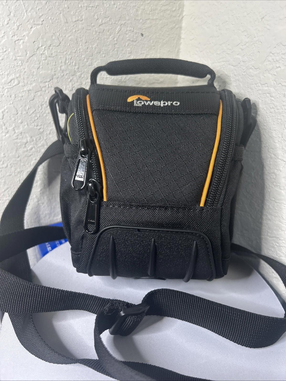 Lowepro LOWEPRO Adventure SH 100 II Camera Bag Carry Case Handle Size ONE SIZE - 1 Thumbnail