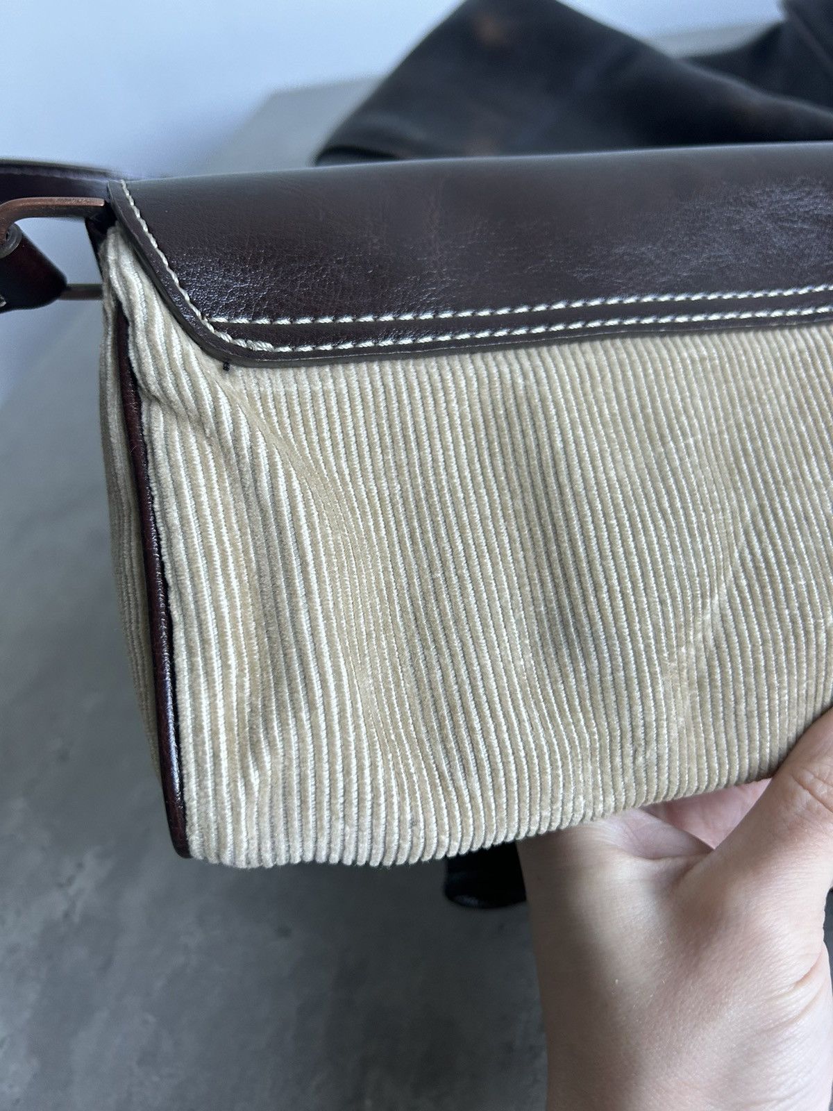 Guess × Vintage Vintage Gorgeous Guess Bag Y2K Corduroy Beige Size ONE SIZE - 8 Thumbnail