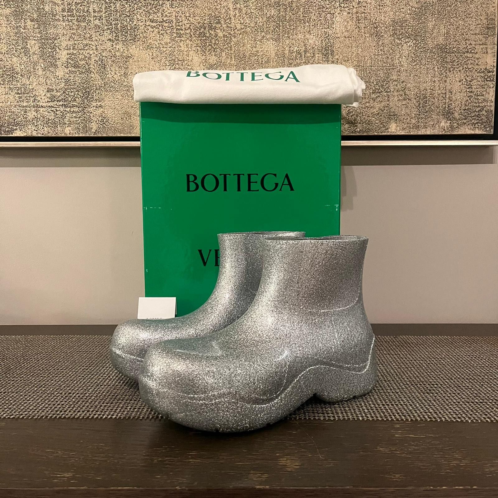 Bottega Veneta o1rshd1 Puddle Ankle Boots Spark Rubber in Silver Size US 9 / EU 42 - 1 Thumbnail